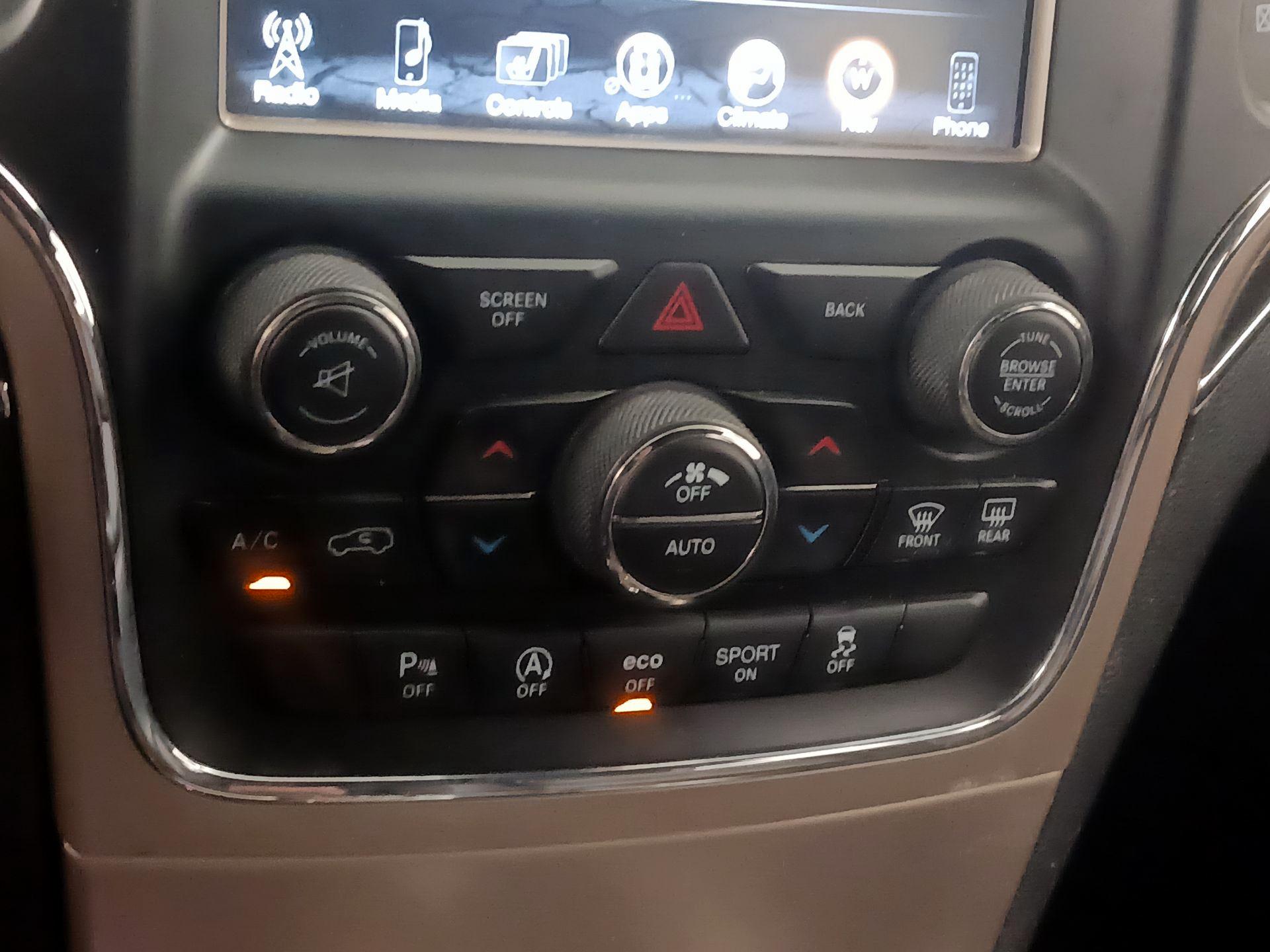 Thumbnail: 2017 Jeep Grand Cherokee - 17