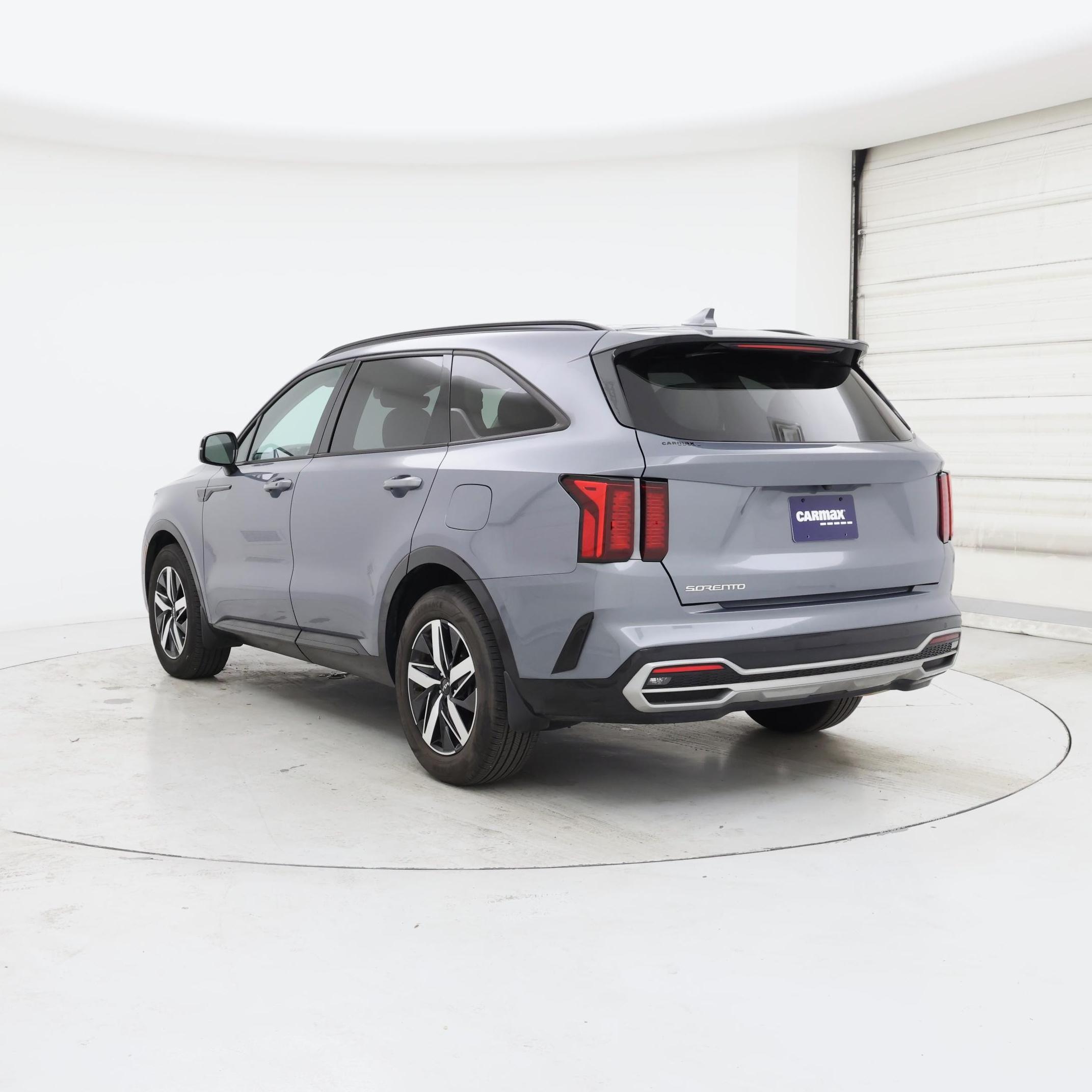 Thumbnail: 2023 Kia Sorento - 2