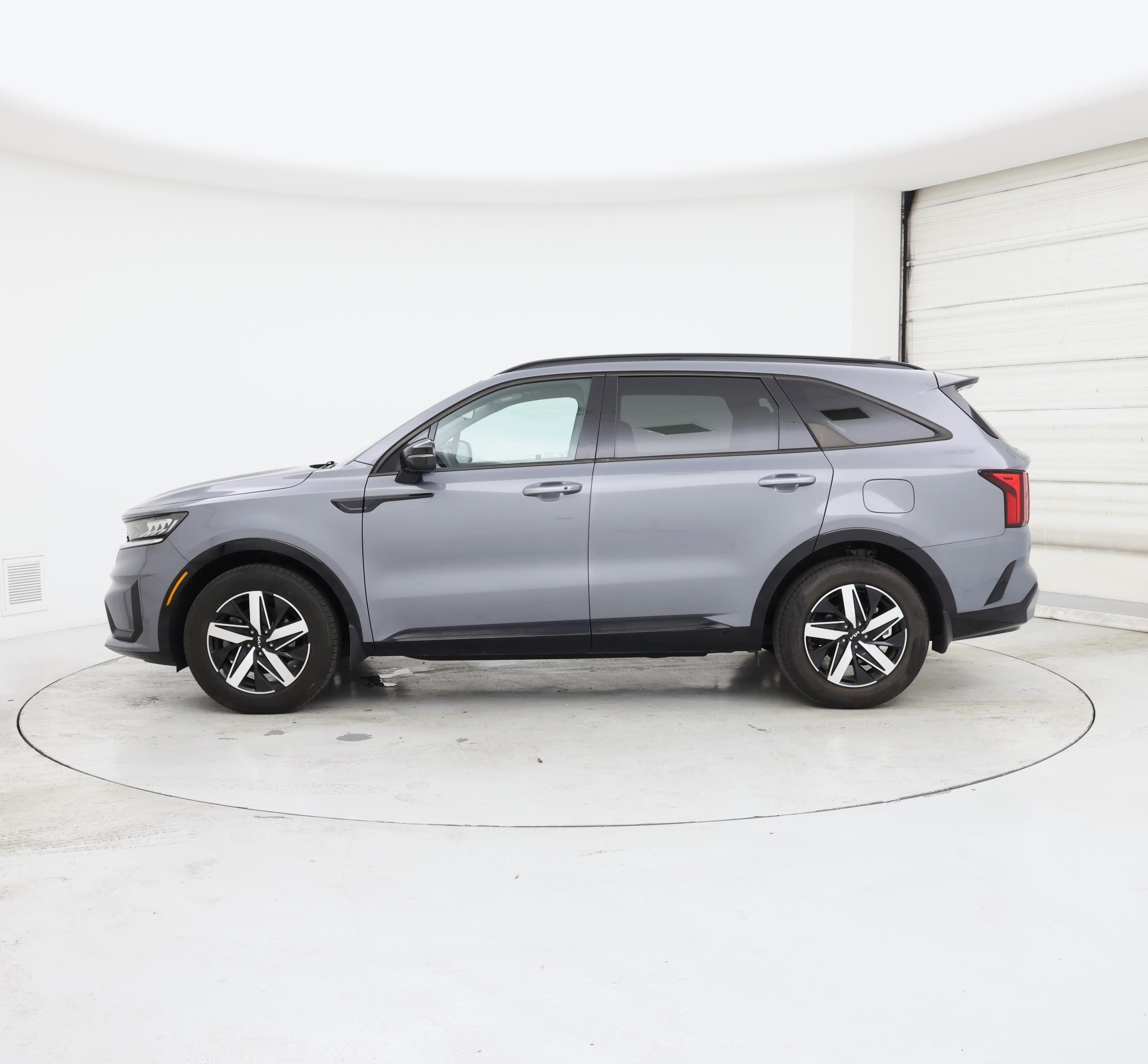 Thumbnail: 2023 Kia Sorento - 3