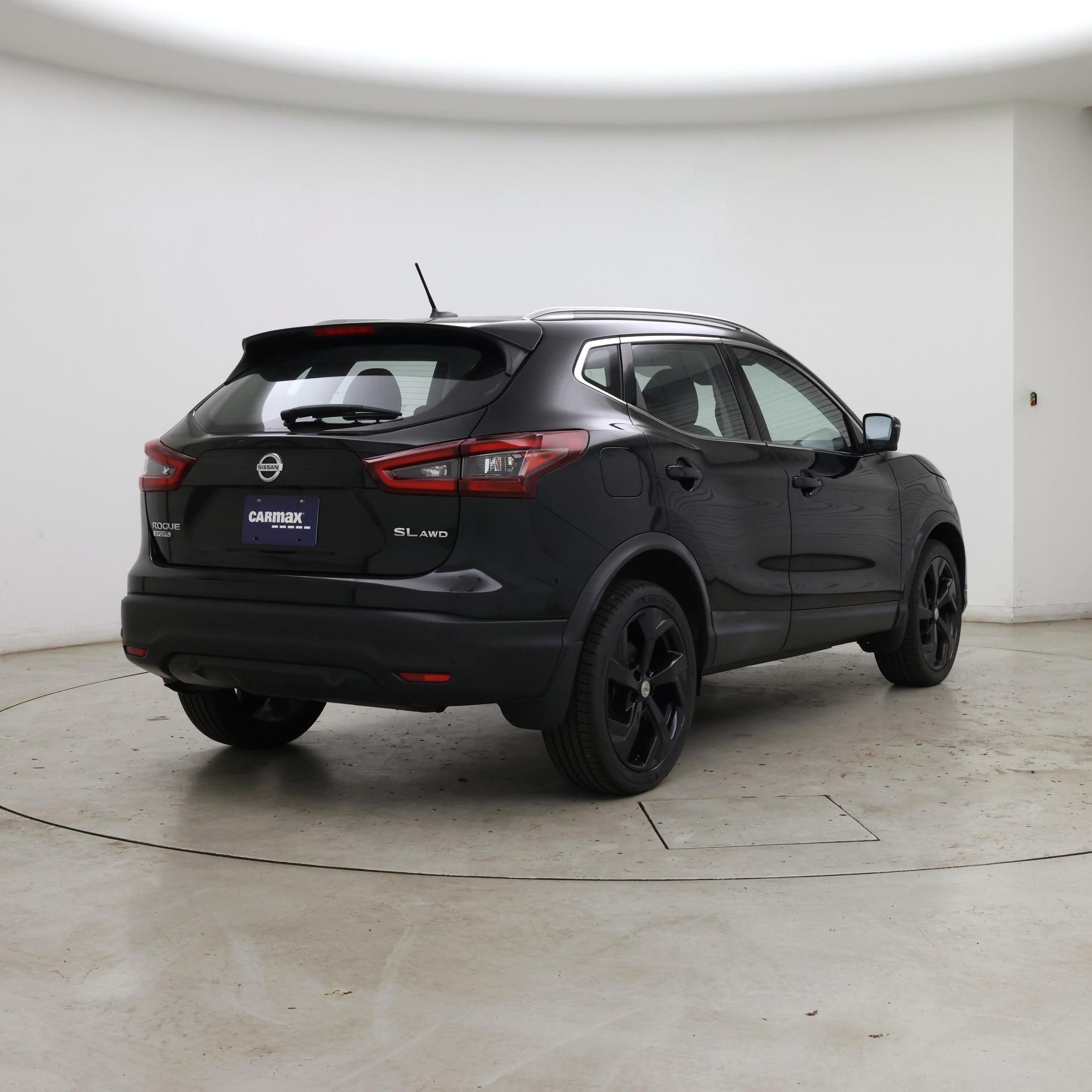 Thumbnail: 2020 Nissan Rogue Sport - 8