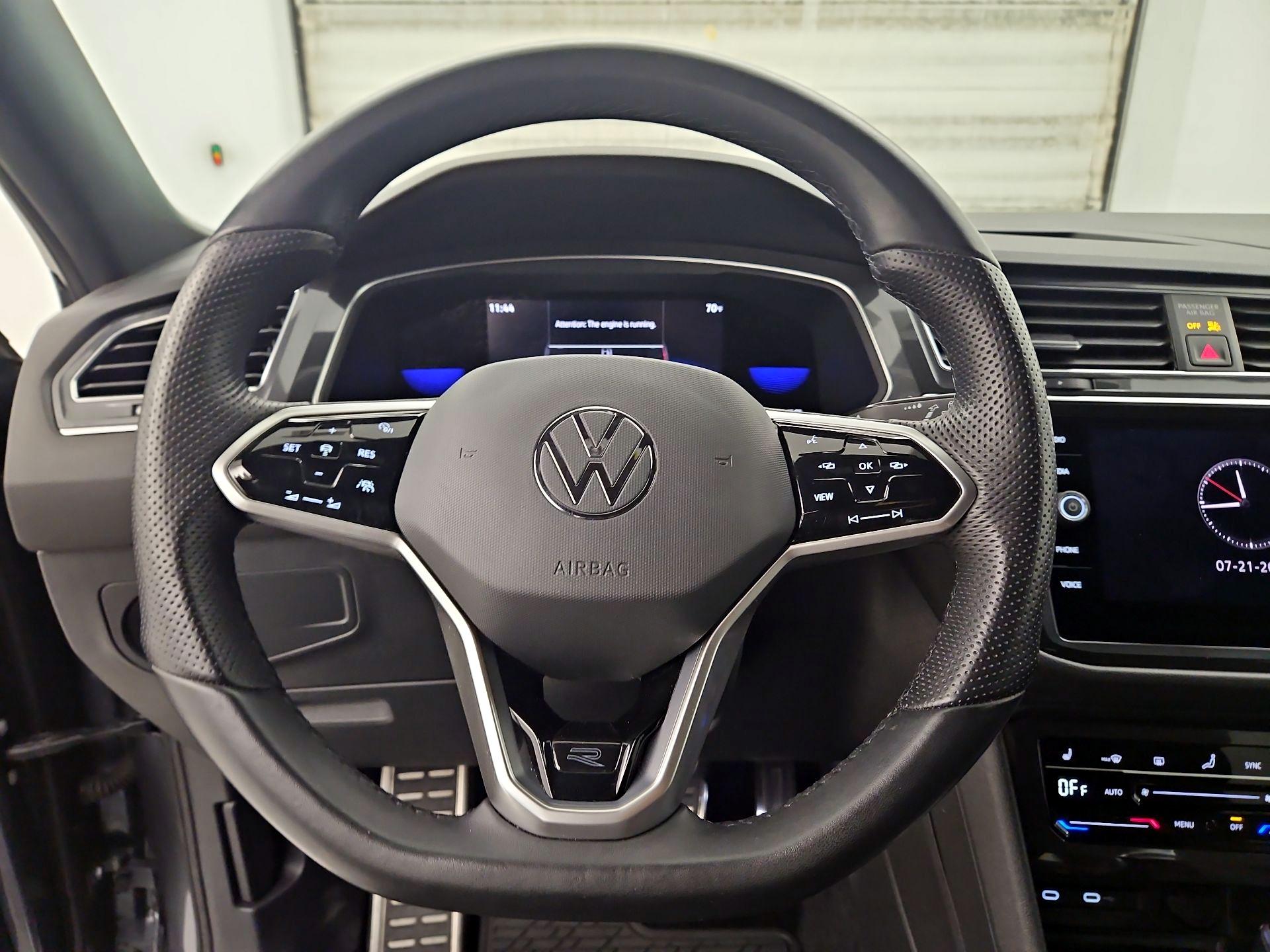 Thumbnail: 2022 Volkswagen Tiguan - 10