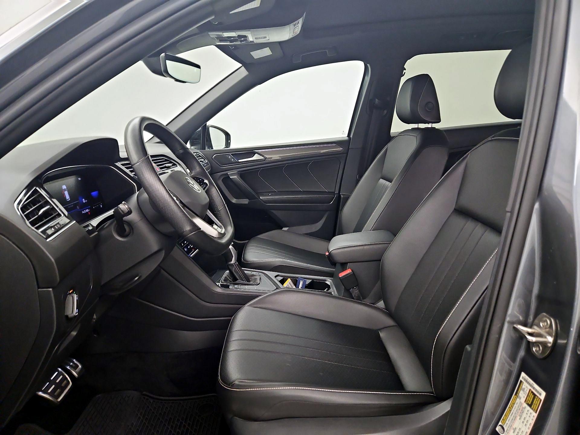 Thumbnail: 2022 Volkswagen Tiguan - 11