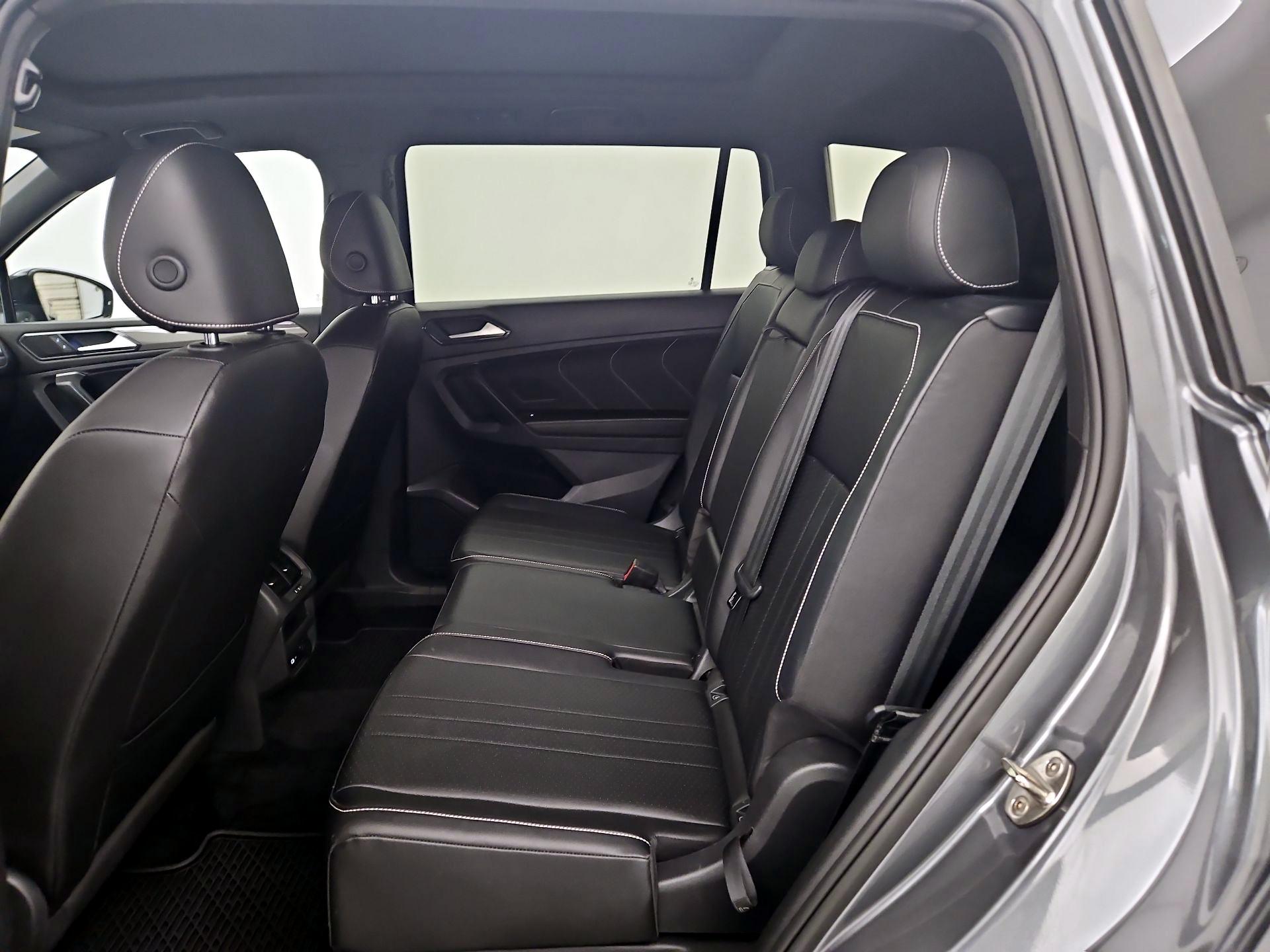 Thumbnail: 2022 Volkswagen Tiguan - 17