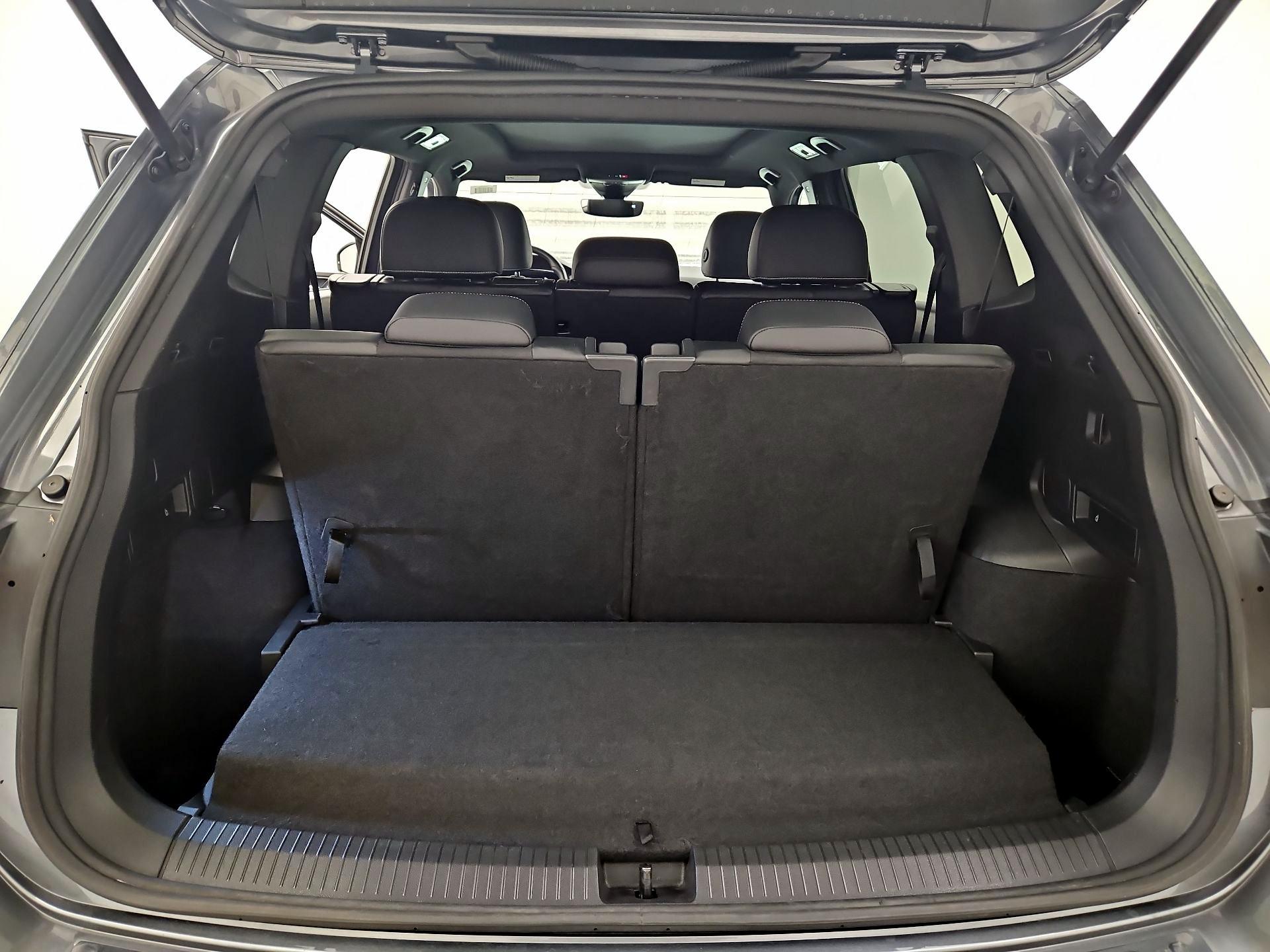 Thumbnail: 2022 Volkswagen Tiguan - 18