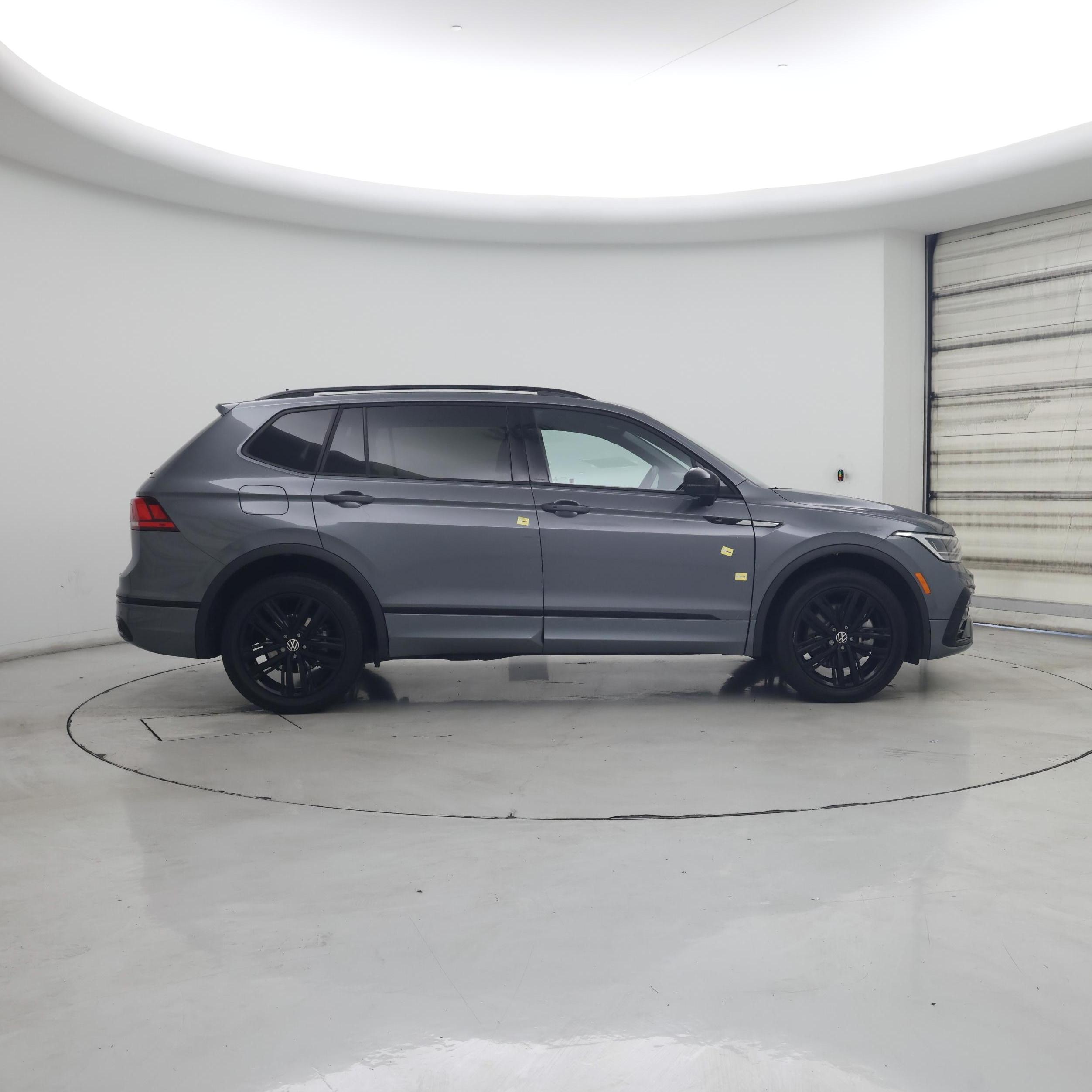 Thumbnail: 2022 Volkswagen Tiguan - 7