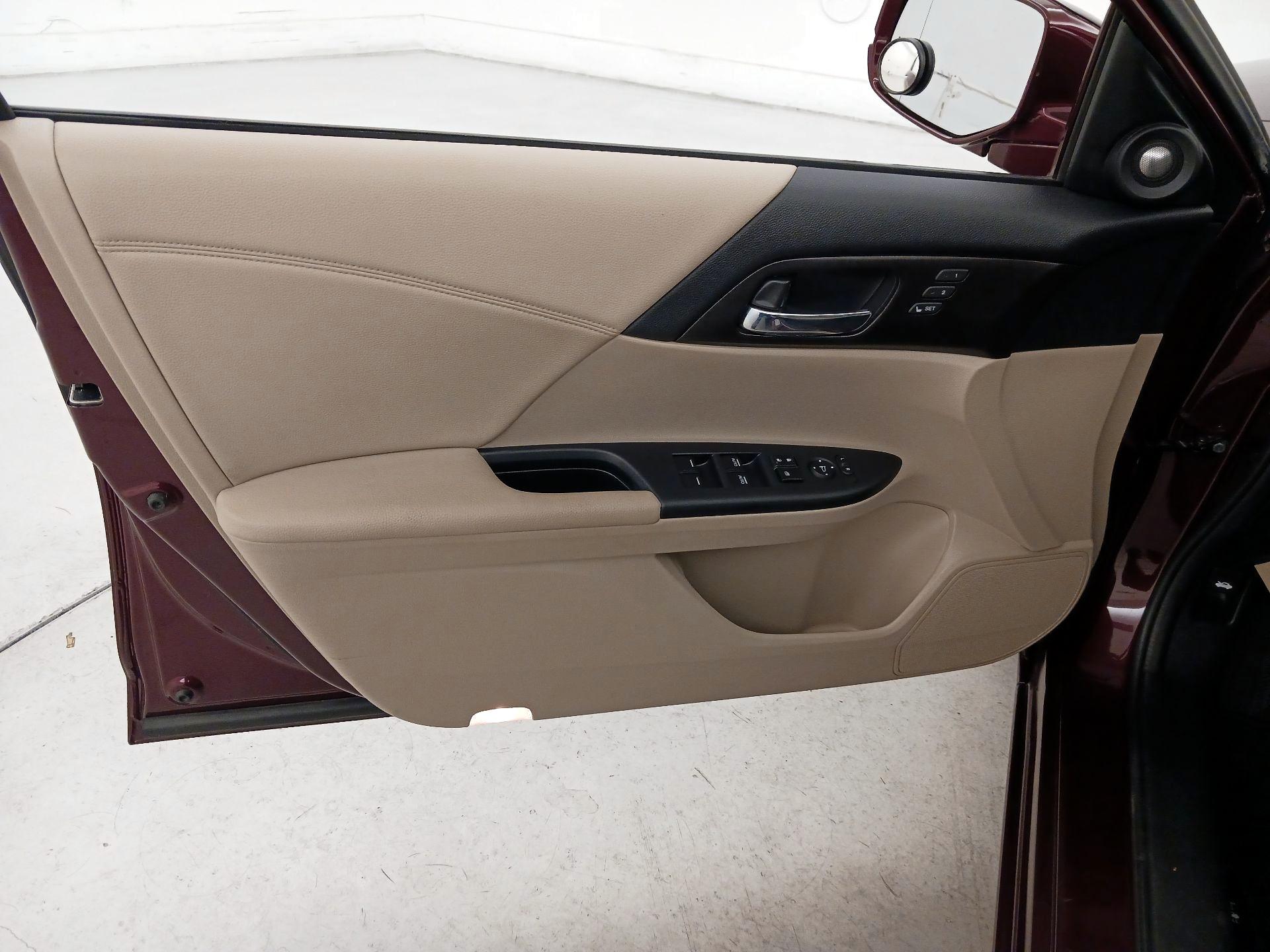 Thumbnail: 2015 Honda Accord - 12