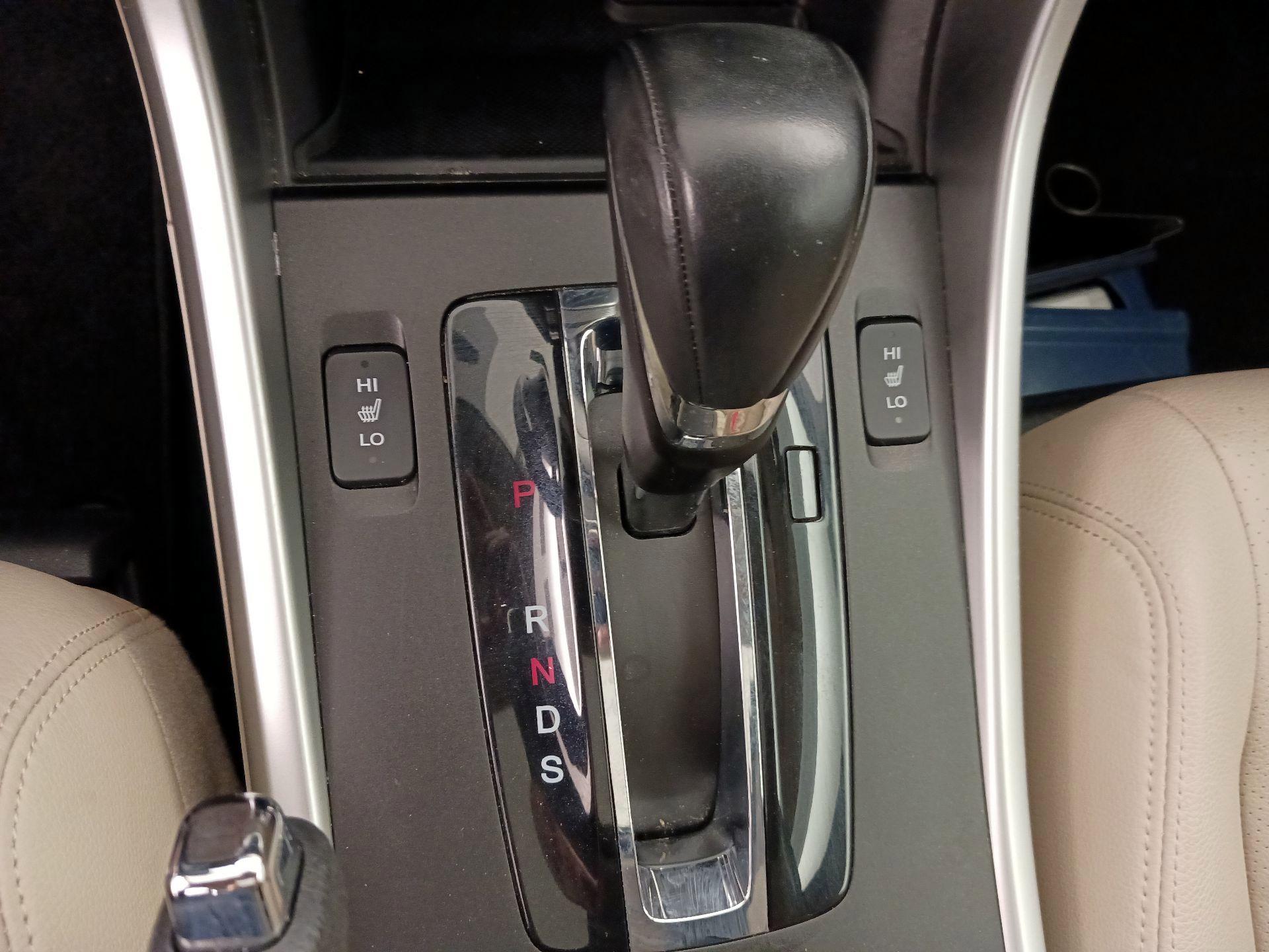 Thumbnail: 2015 Honda Accord - 17