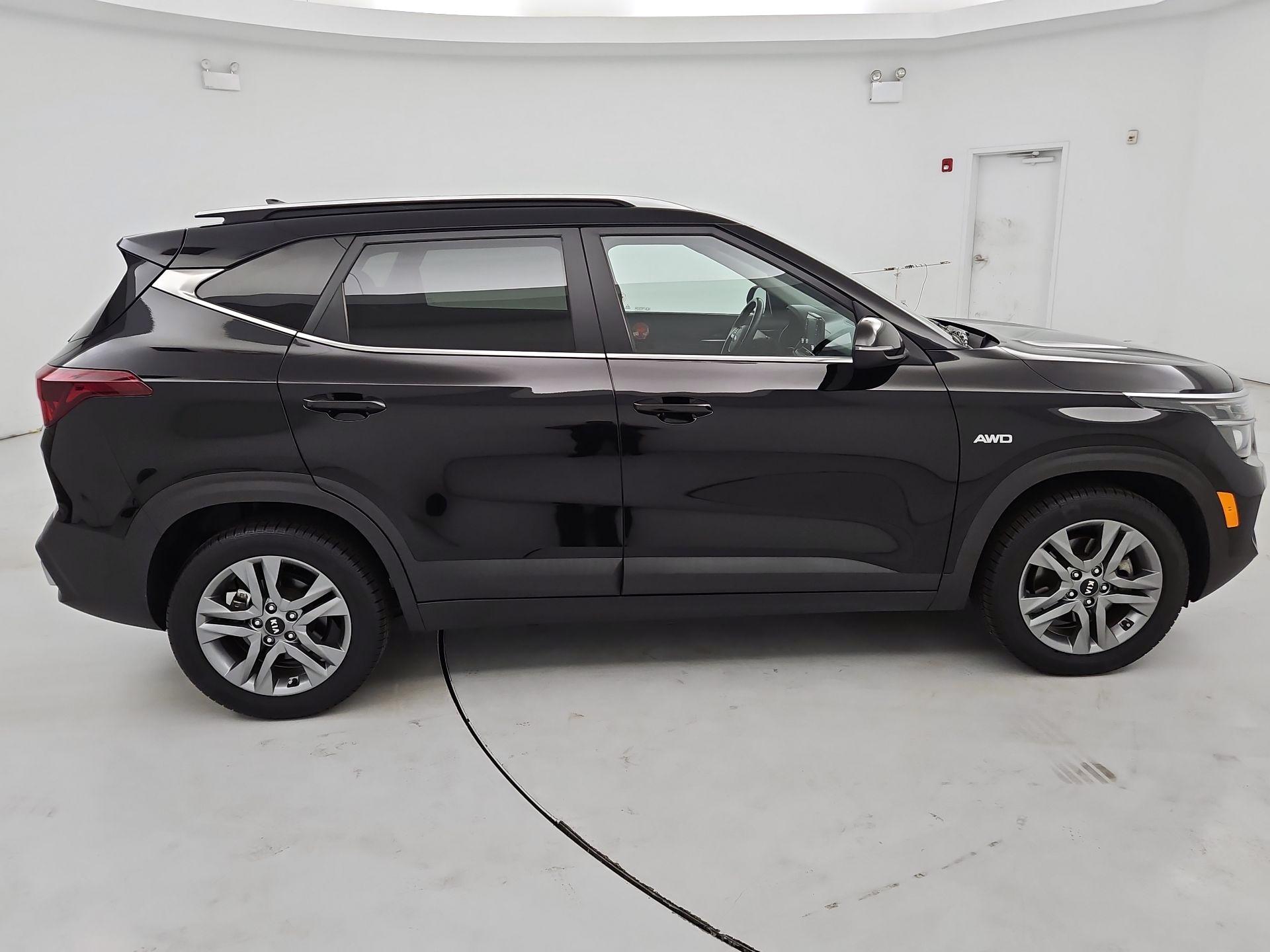 Thumbnail: 2021 Kia Seltos - 4