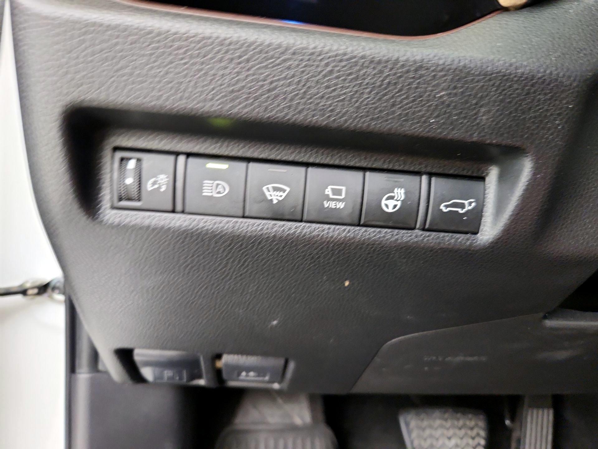 Thumbnail: 2020 Toyota RAV4 - 13