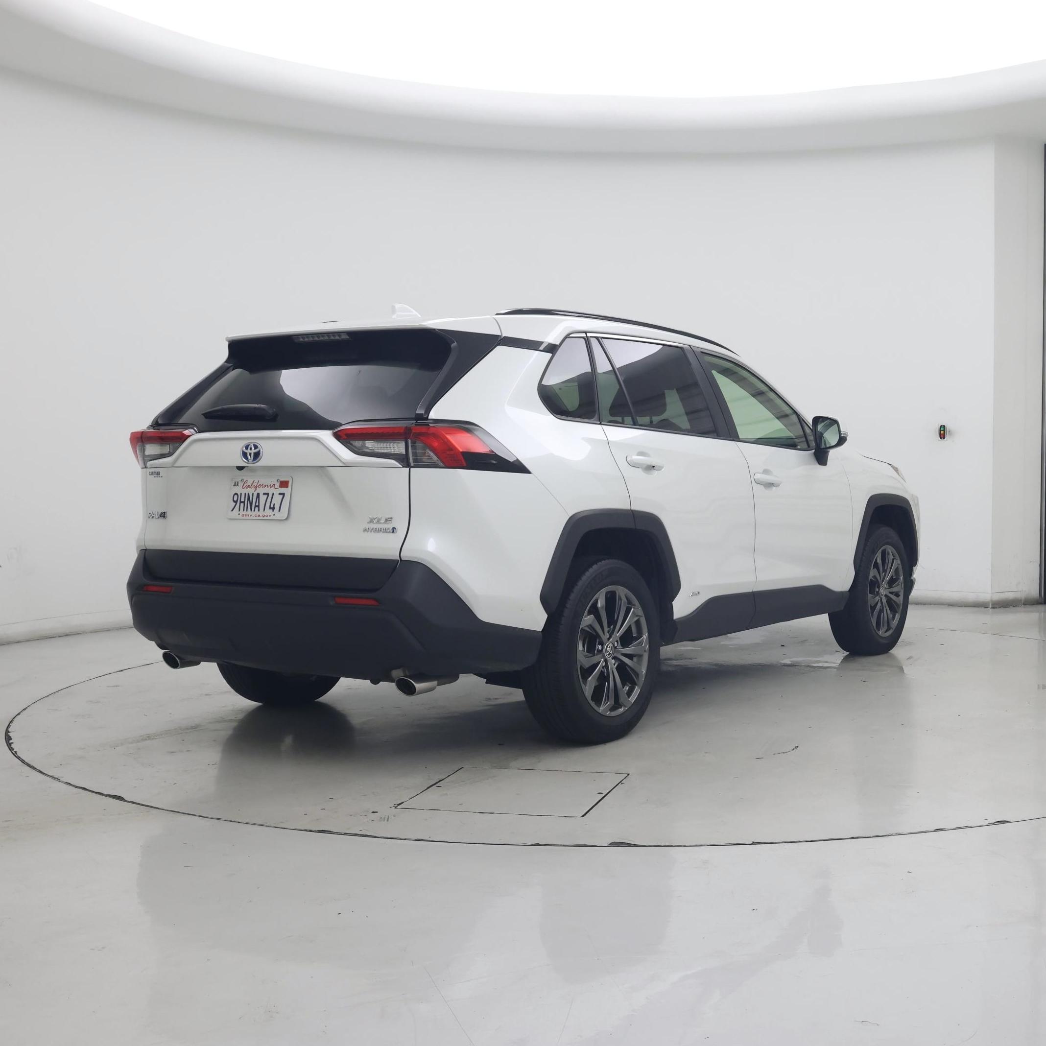 Thumbnail: 2023 Toyota RAV4 - 8