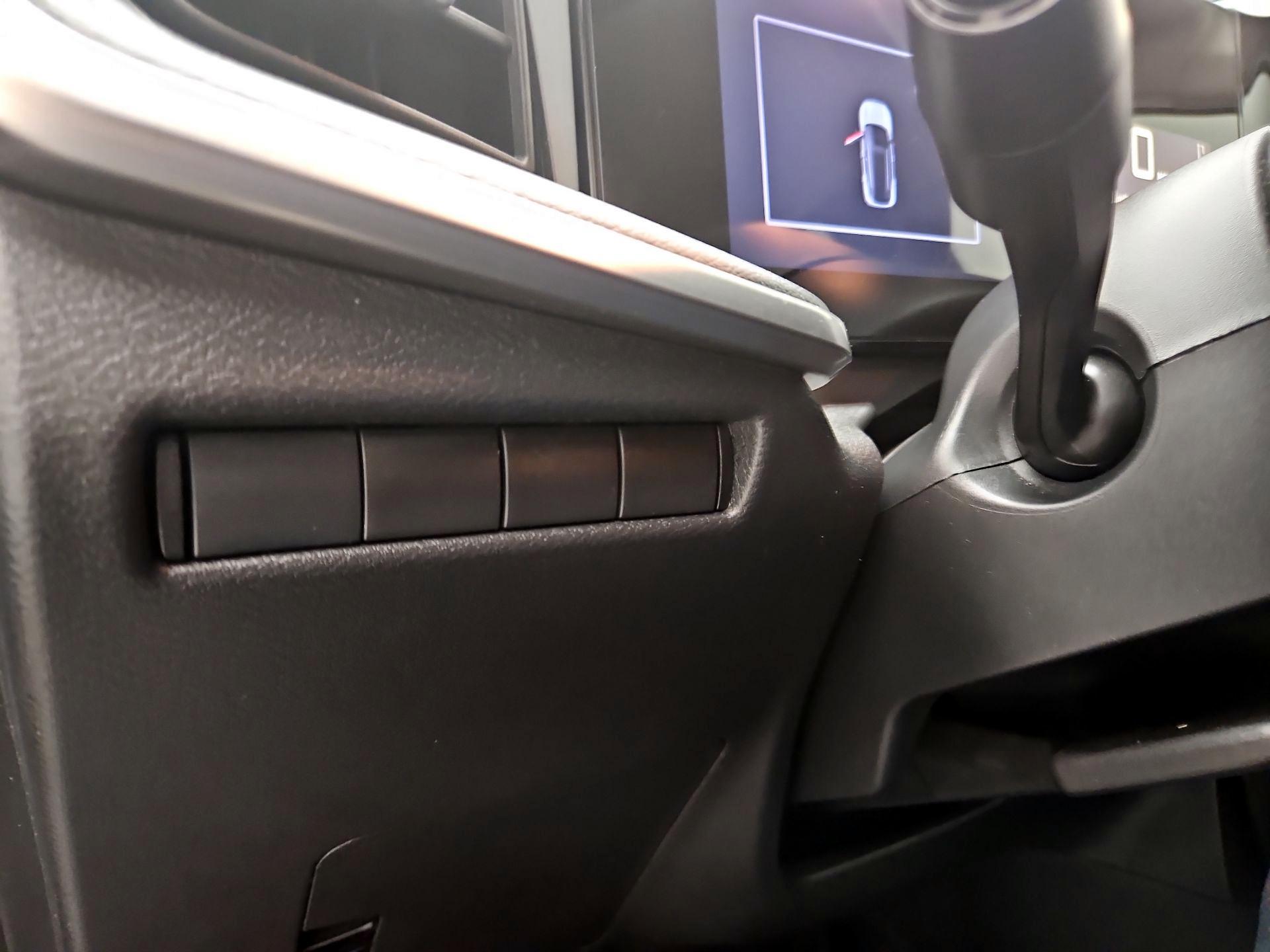 Thumbnail: 2025 Nissan Kicks - 13