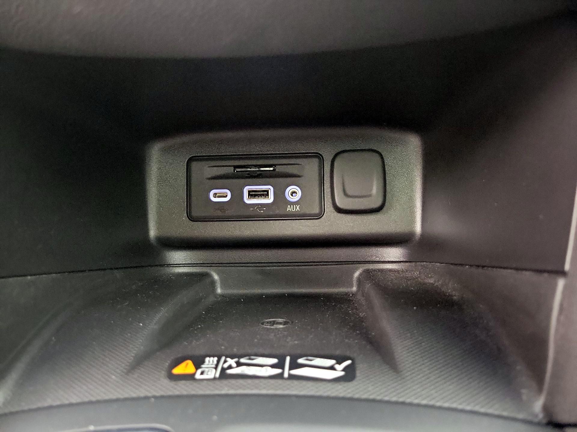 Thumbnail: 2021 Chevrolet Equinox - 19