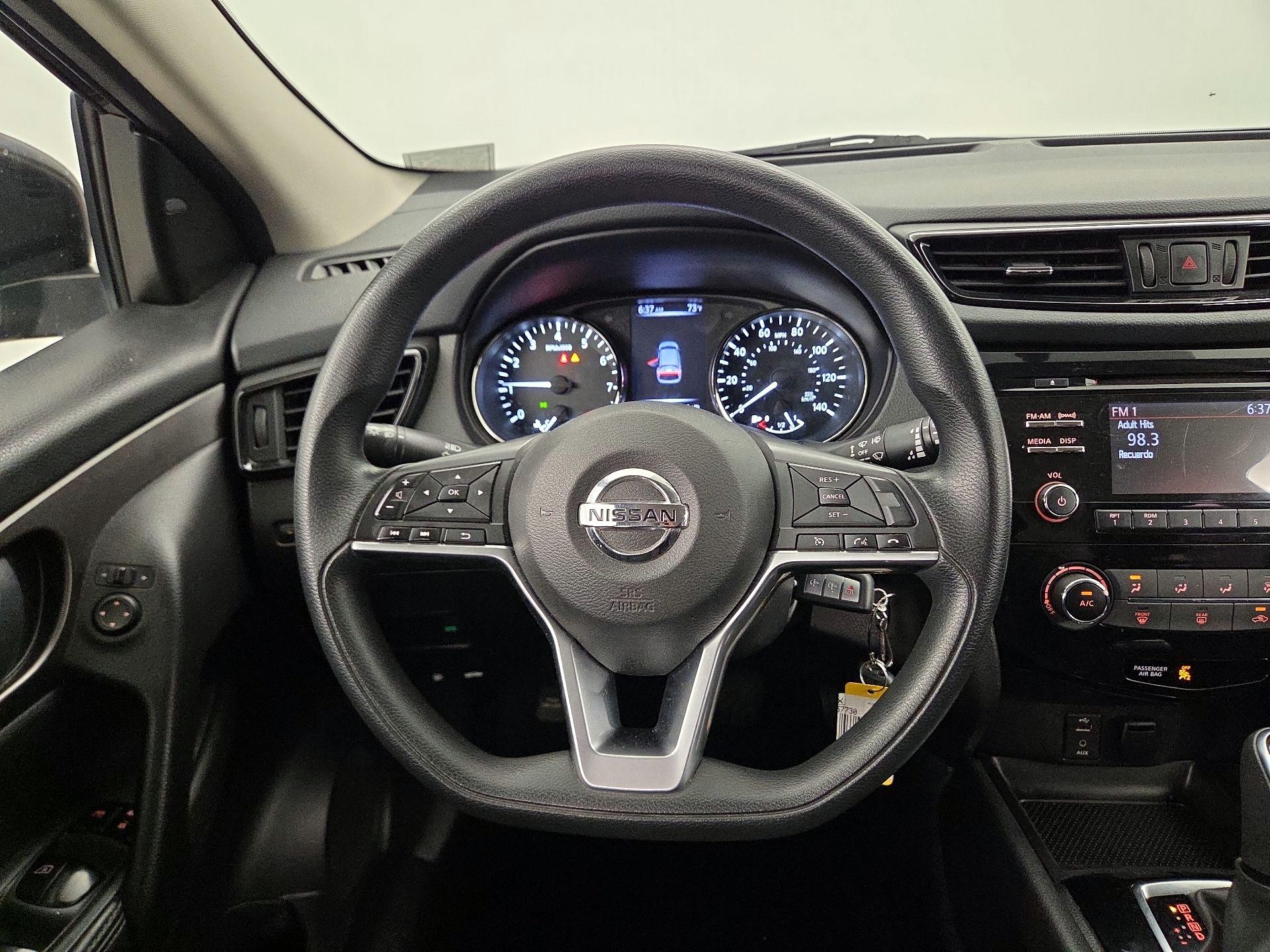 Thumbnail: 2018 Nissan Rogue Sport - 10