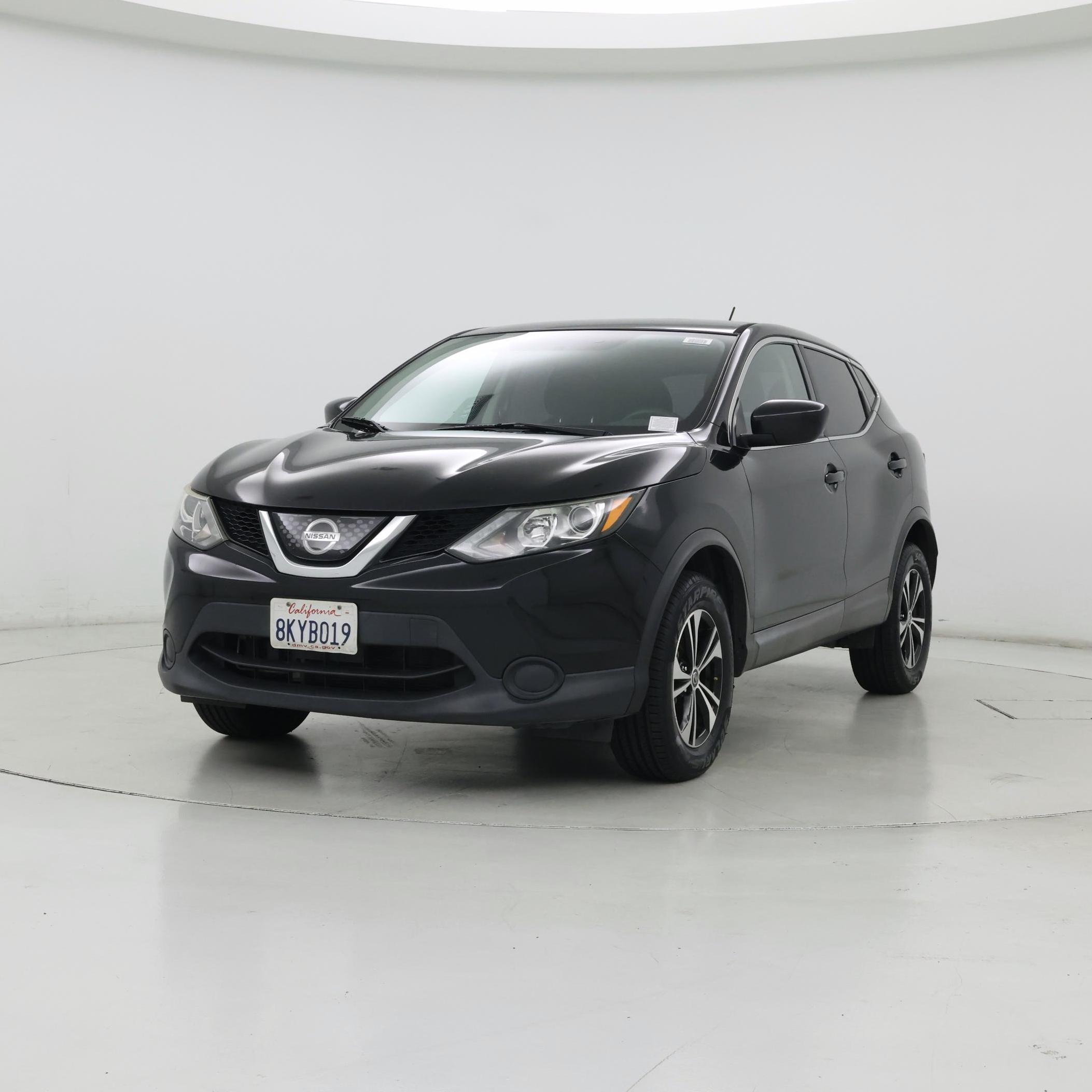 Thumbnail: 2018 Nissan Rogue Sport - 4