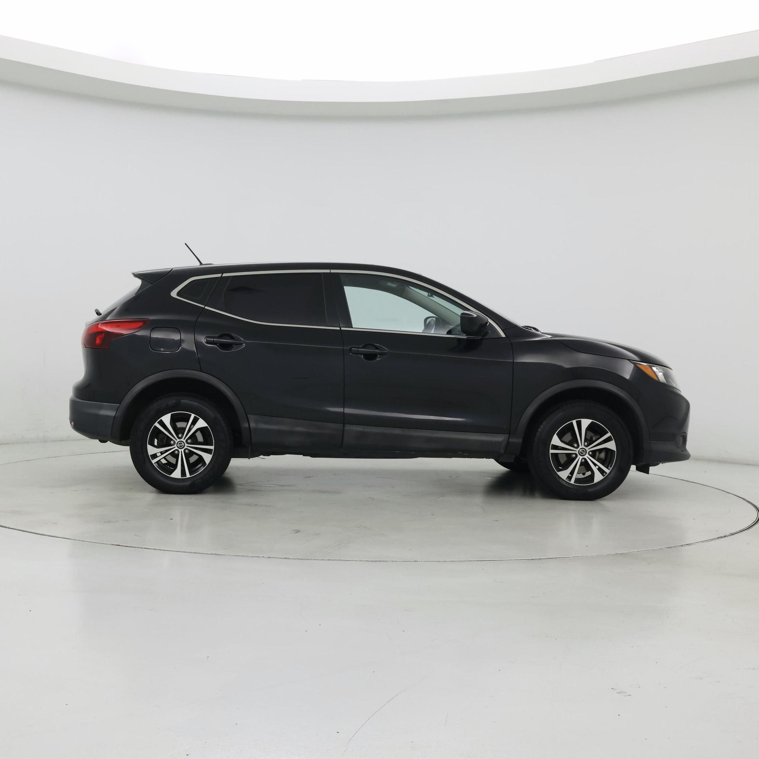 Thumbnail: 2018 Nissan Rogue Sport - 7
