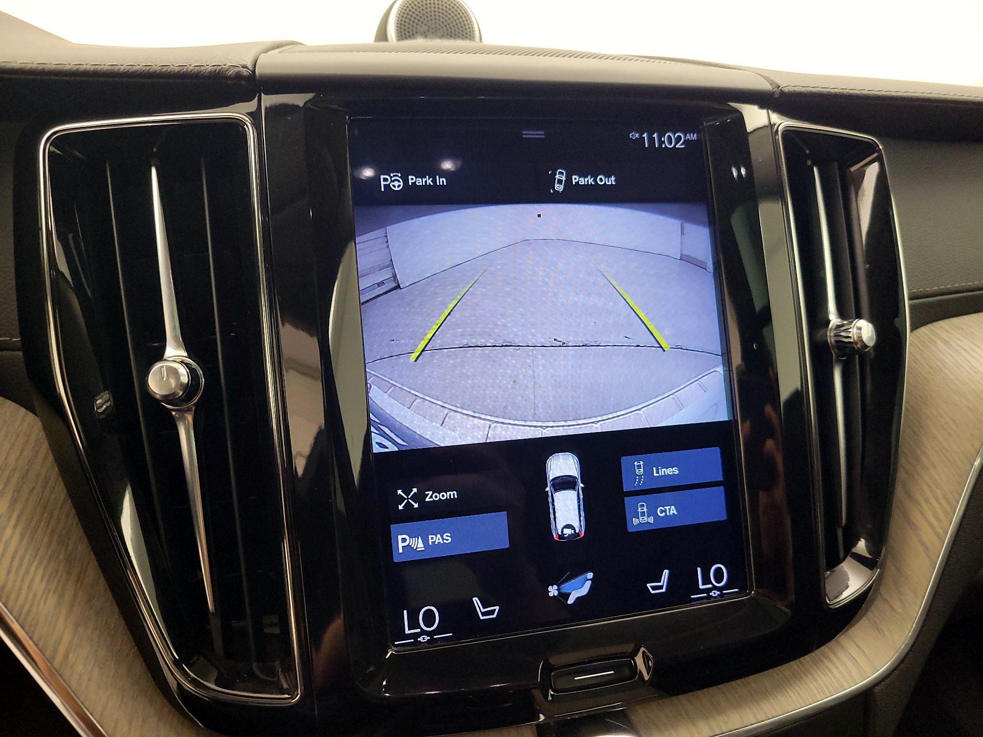 Thumbnail: 2018 Volvo XC60 - 15