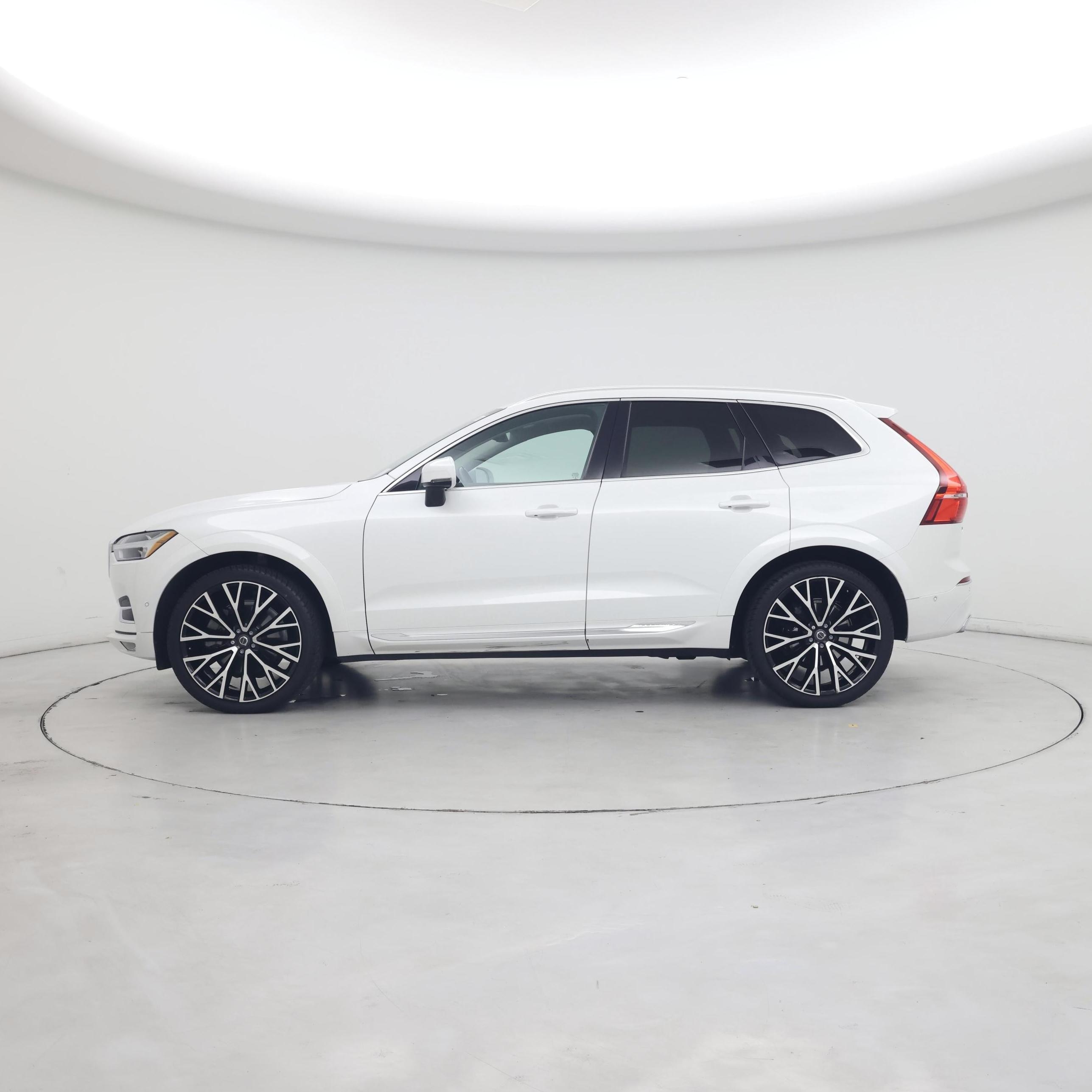 Thumbnail: 2018 Volvo XC60 - 3