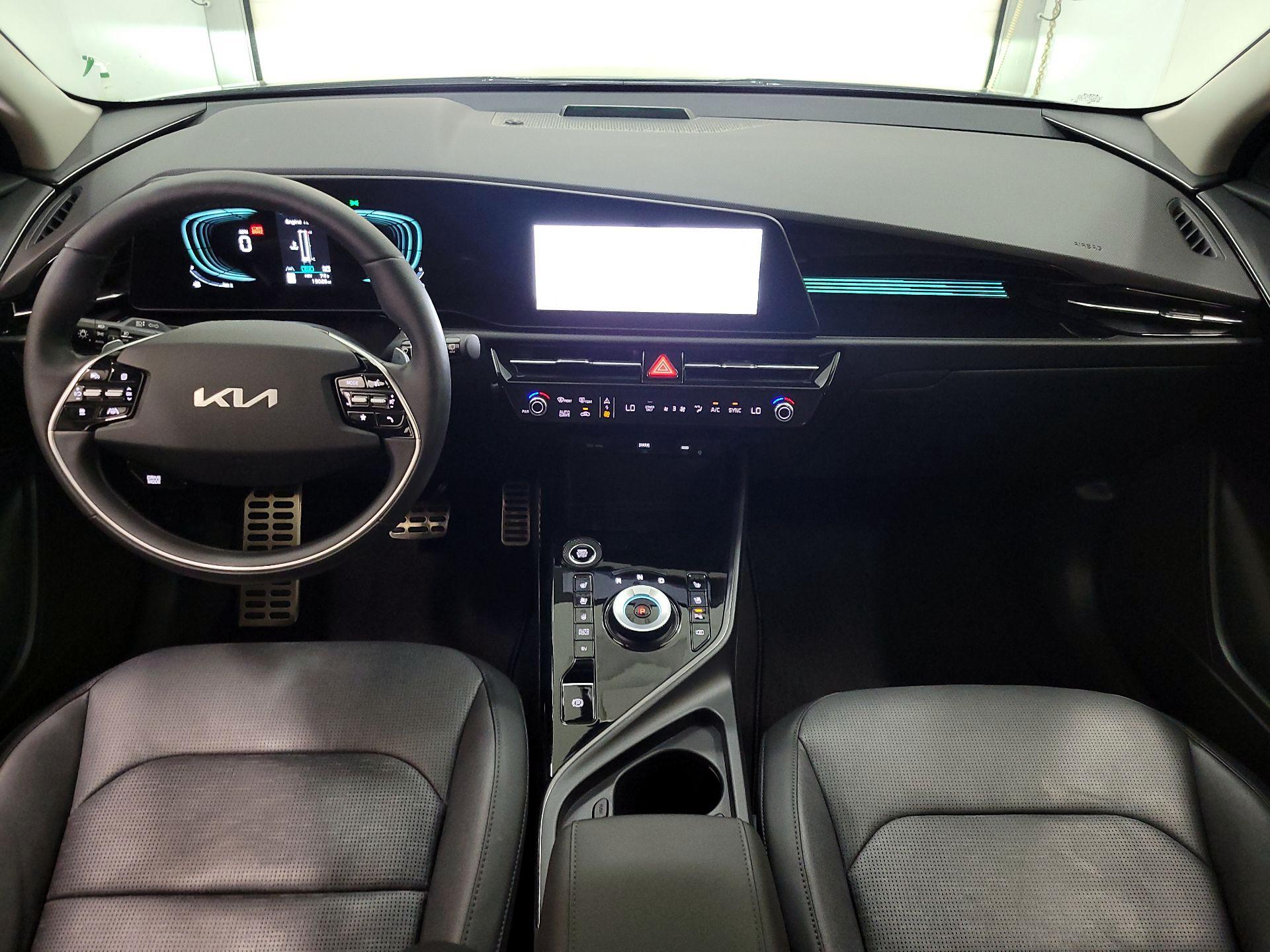 Thumbnail: 2023 Kia Niro - 9