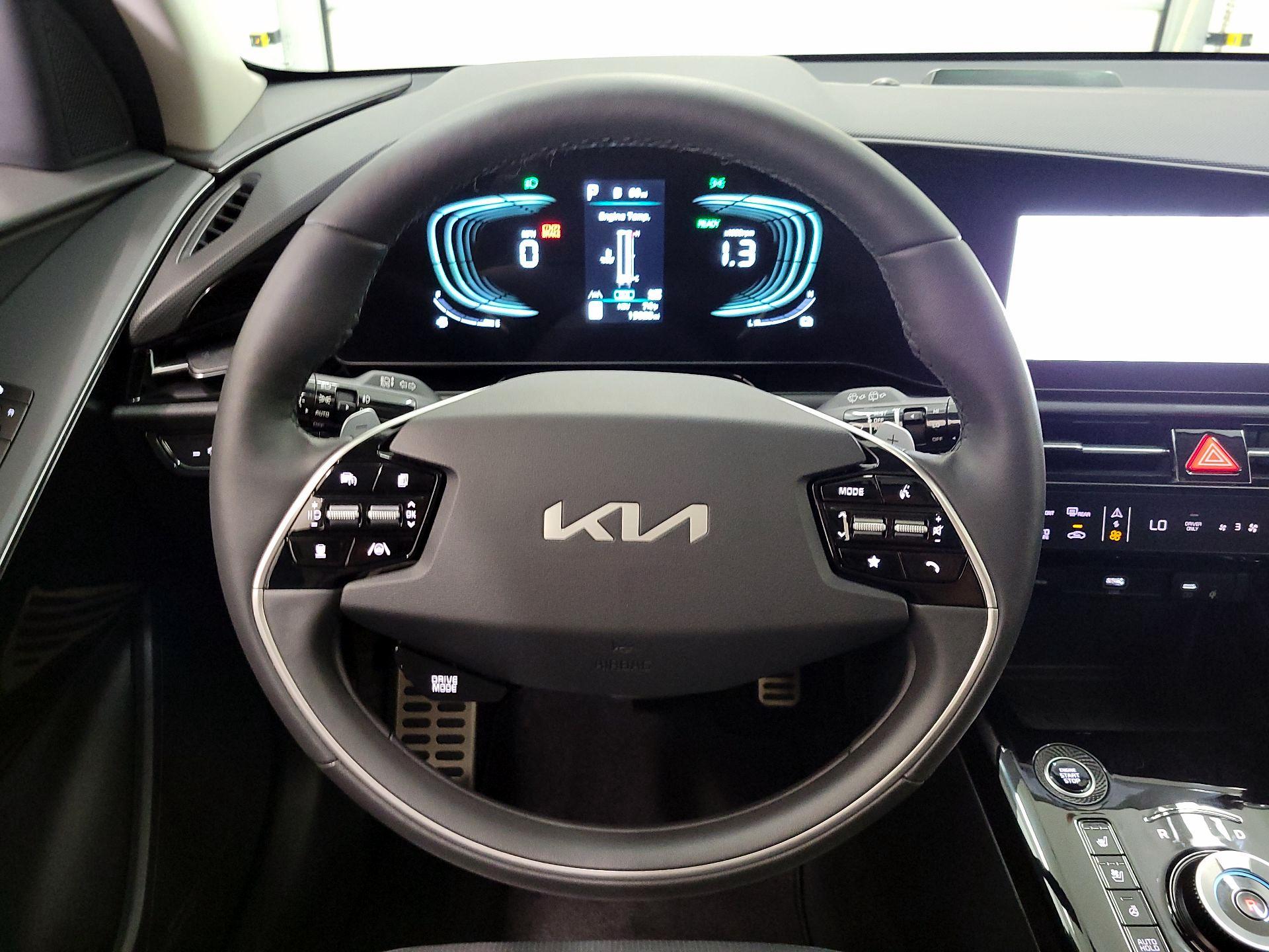 Thumbnail: 2023 Kia Niro - 10