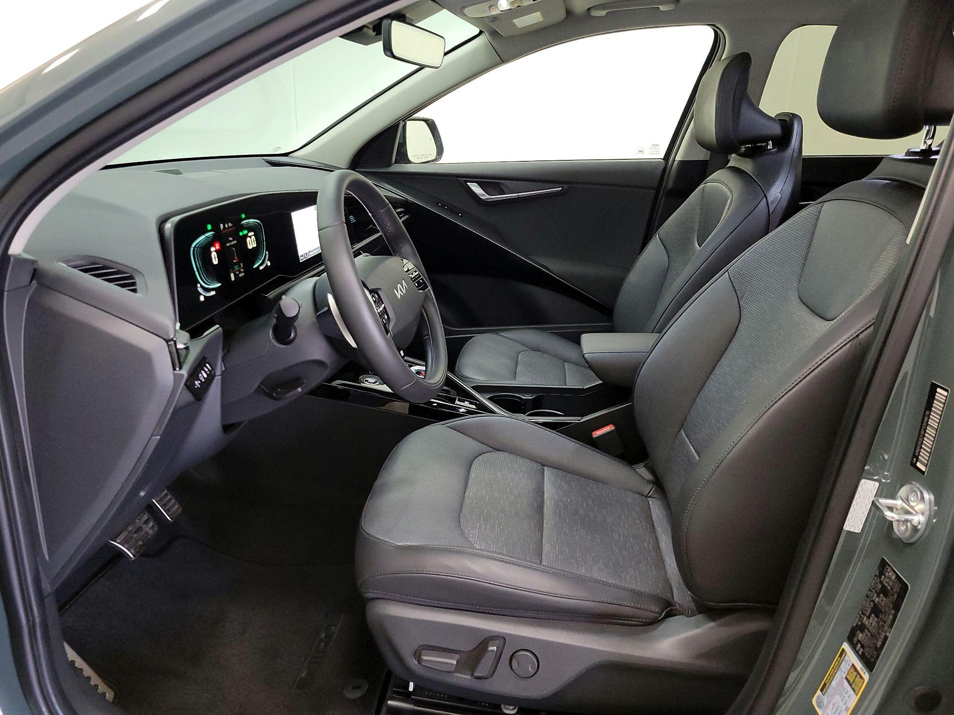 Thumbnail: 2023 Kia Niro - 11