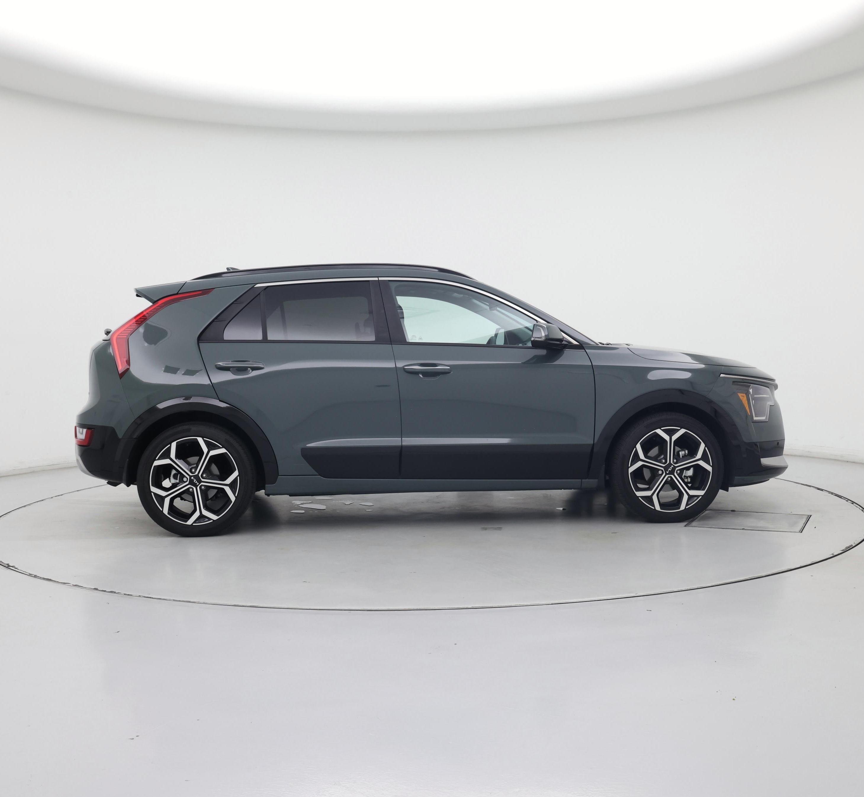 Thumbnail: 2023 Kia Niro - 7