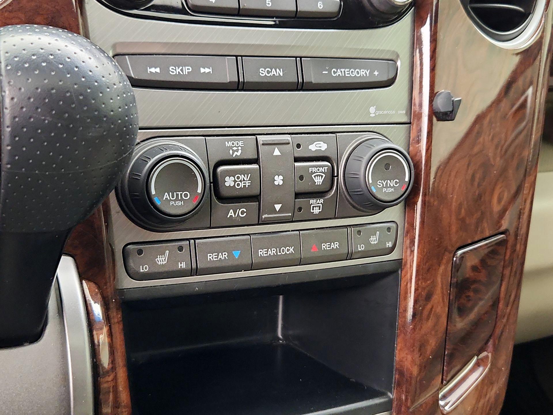 Thumbnail: 2014 Honda Pilot - 17