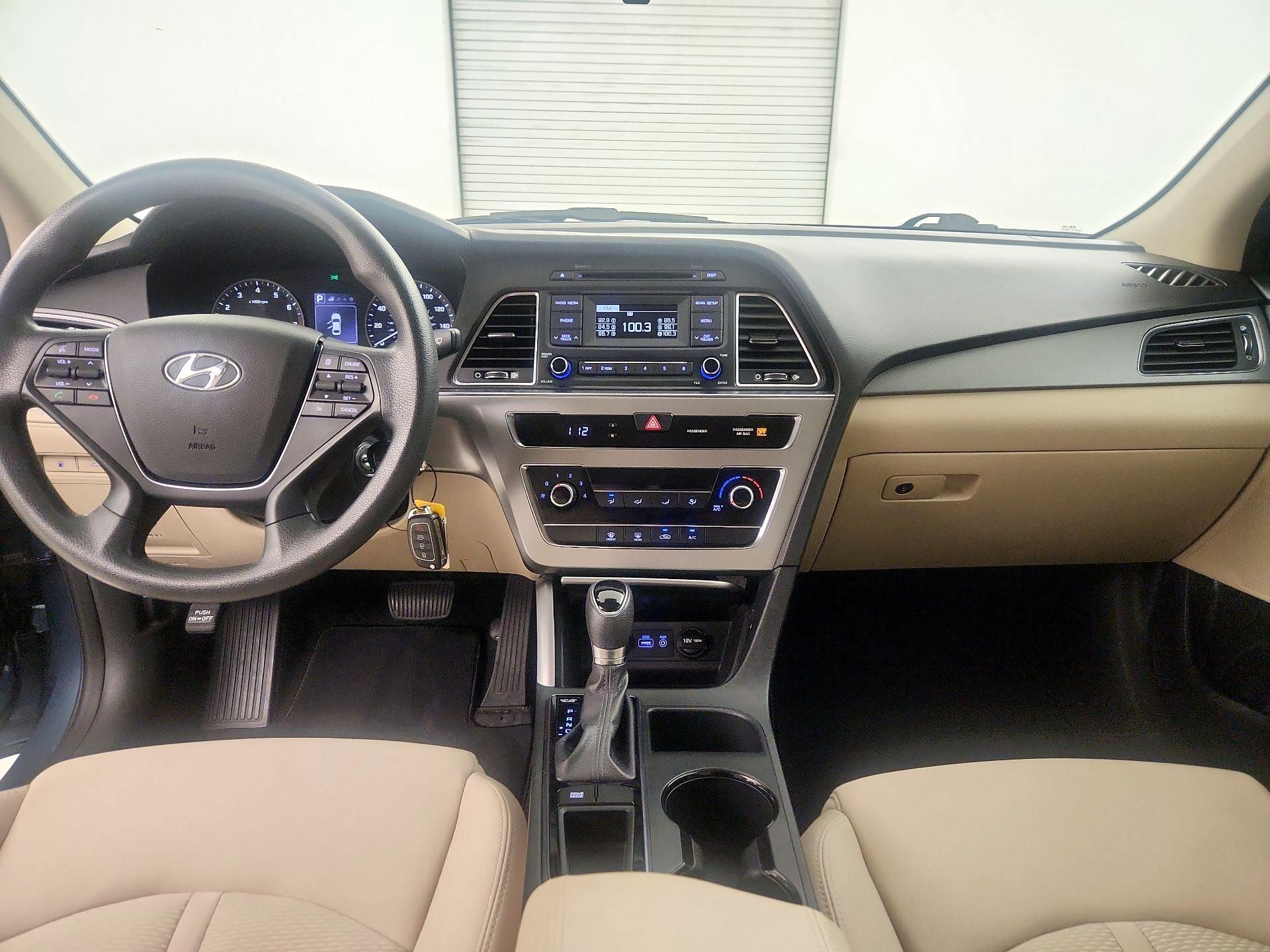 Thumbnail: 2017 Hyundai Sonata - 9