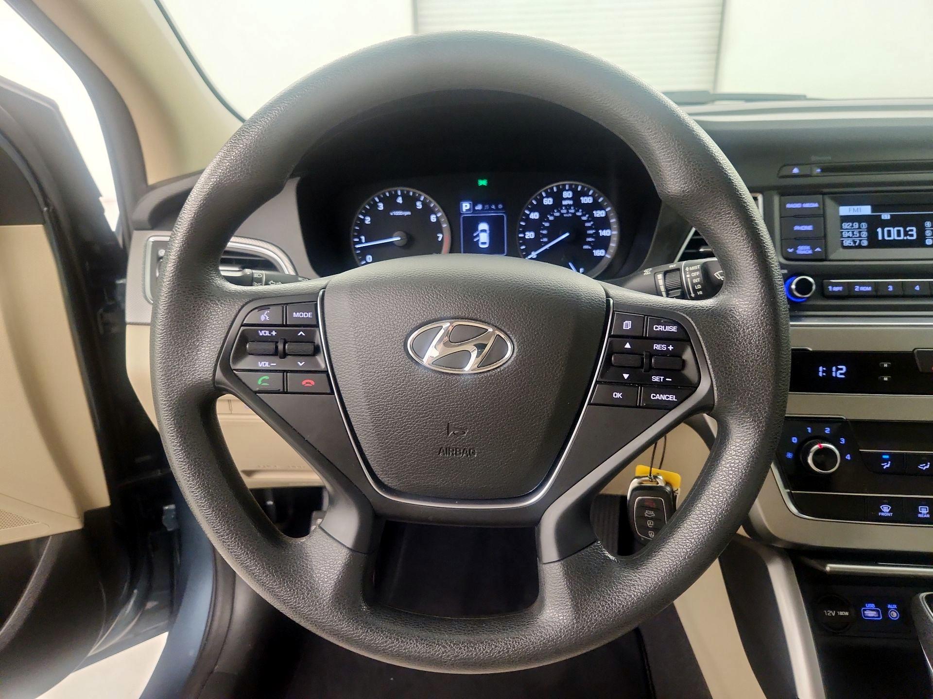 Thumbnail: 2017 Hyundai Sonata - 10