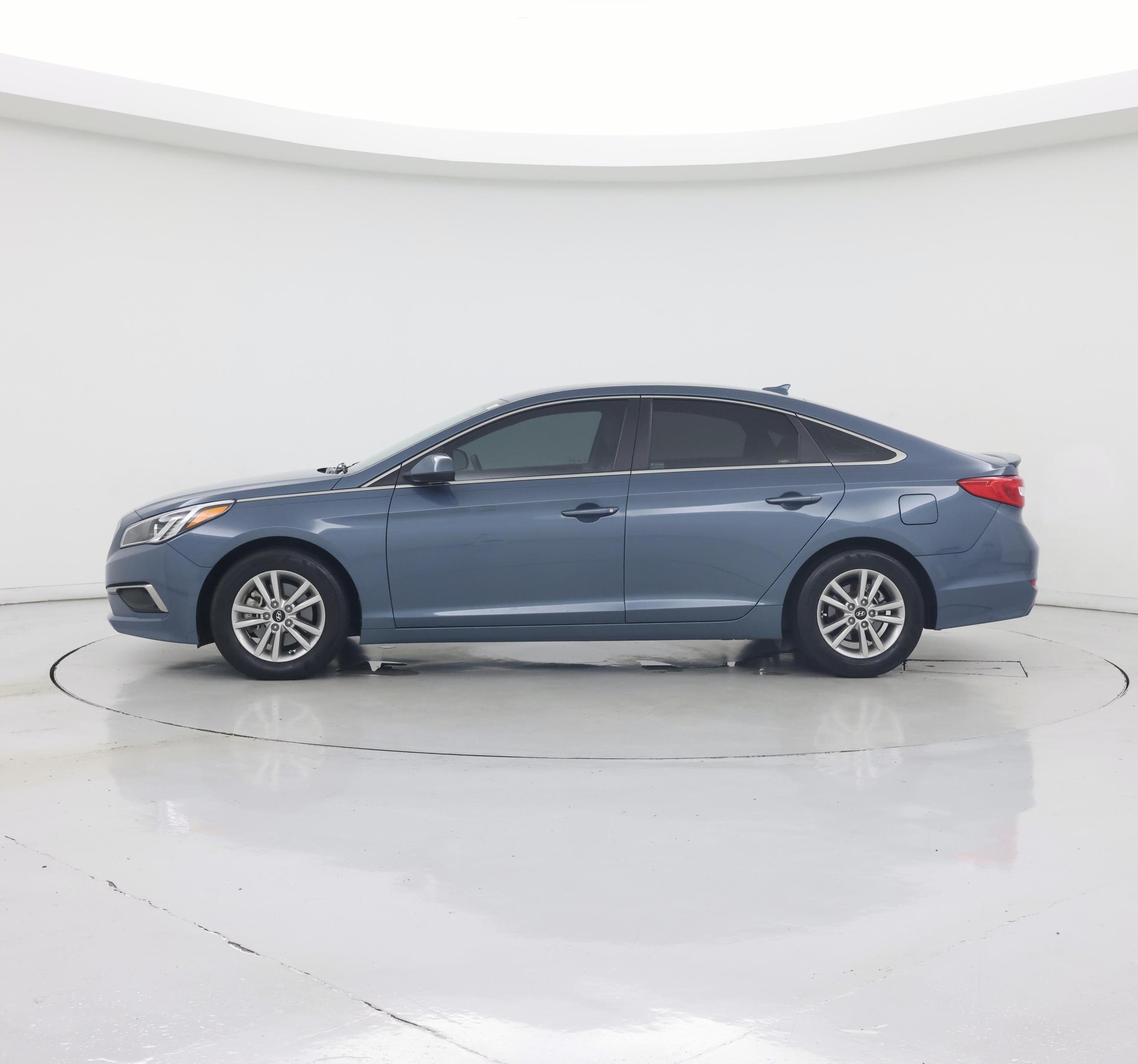 Thumbnail: 2017 Hyundai Sonata - 3