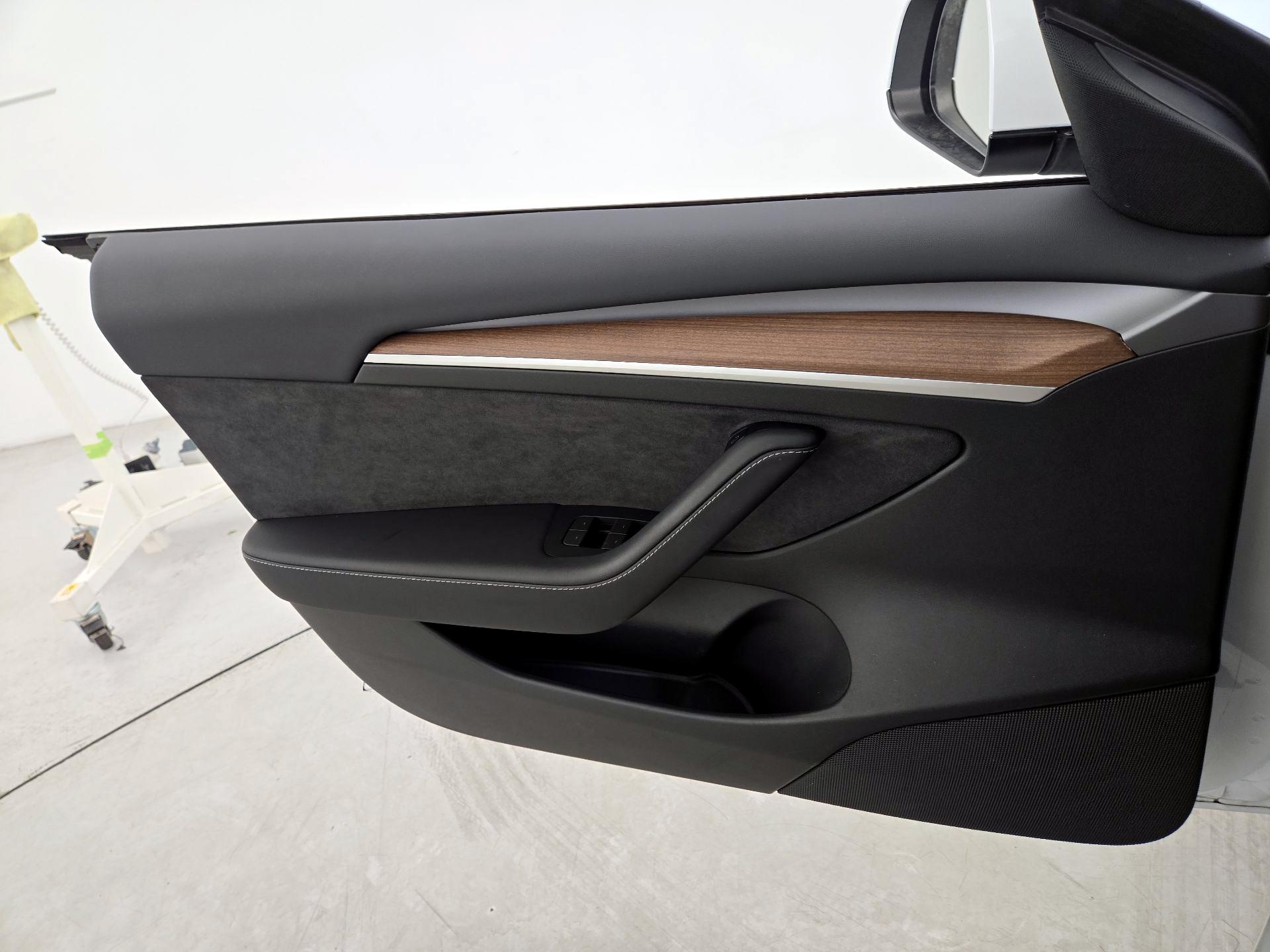 Thumbnail: 2022 Tesla Model 3 - 12