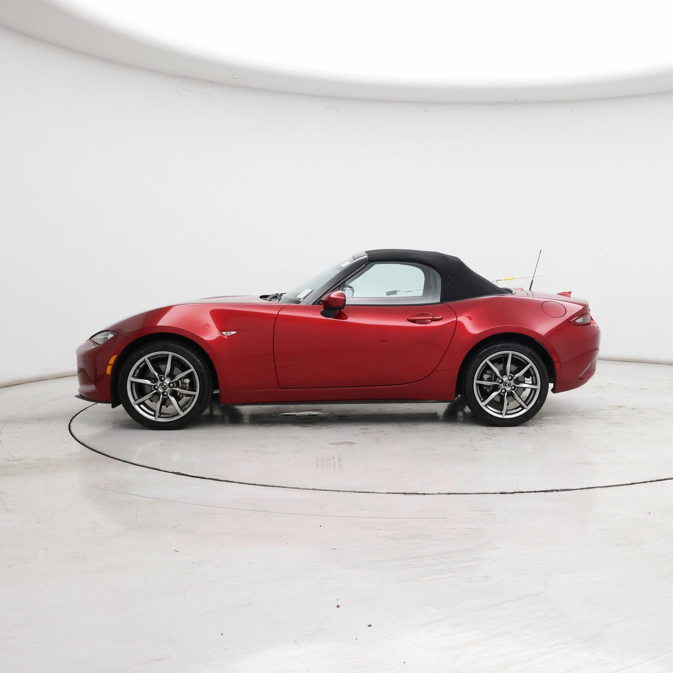 Thumbnail: 2023 Mazda MX-5 Miata - 3