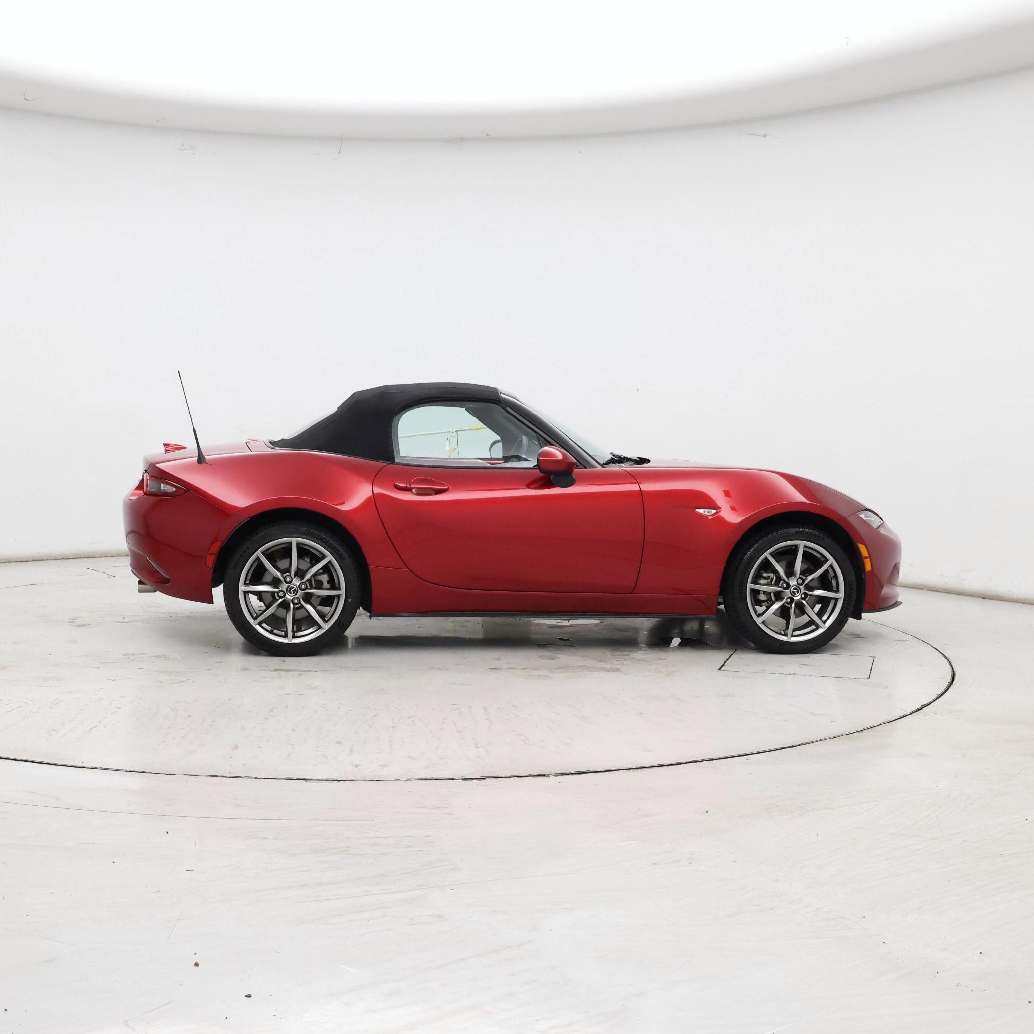 Thumbnail: 2023 Mazda MX-5 Miata - 7