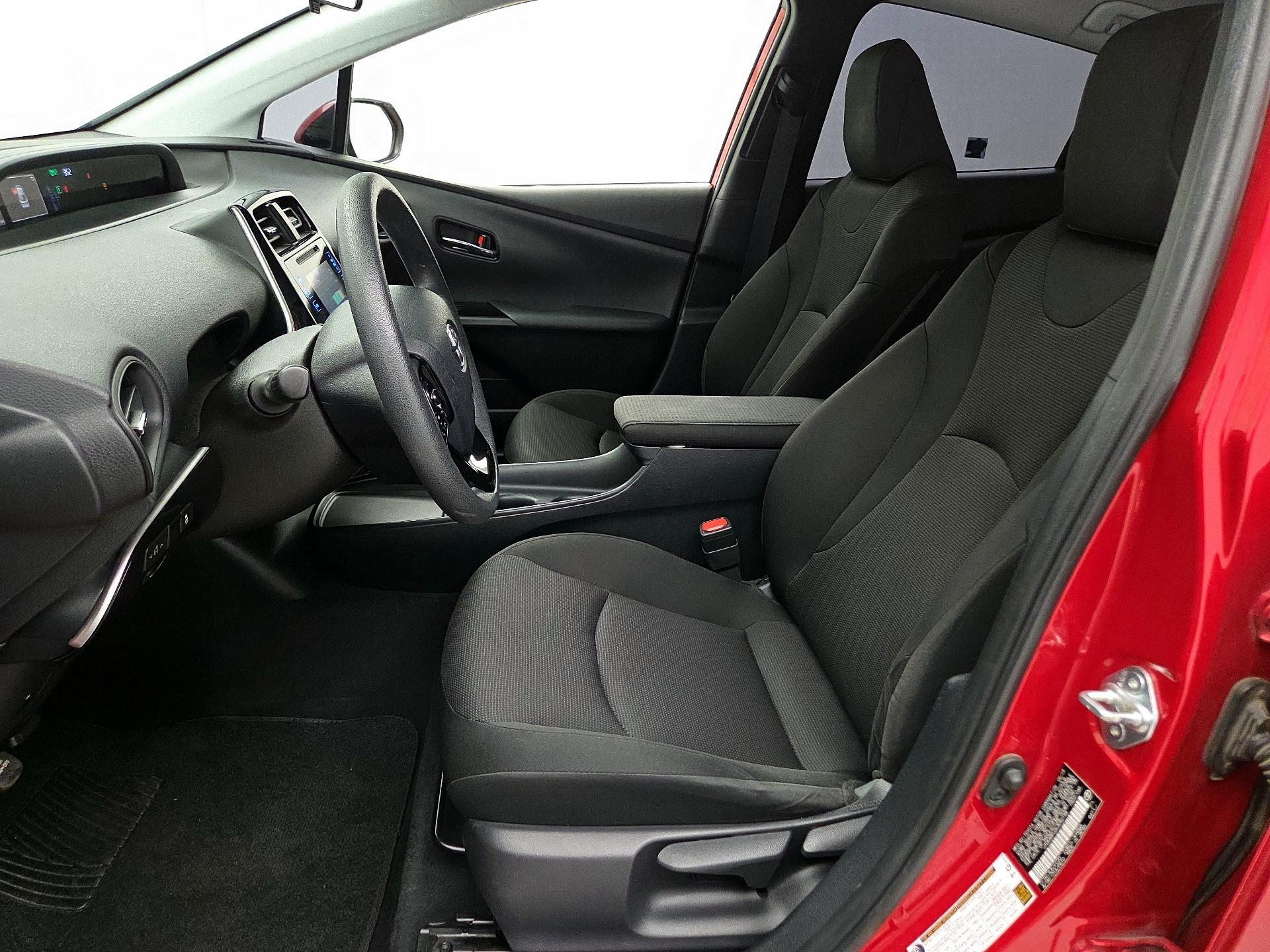 Thumbnail: 2019 Toyota Prius - 11