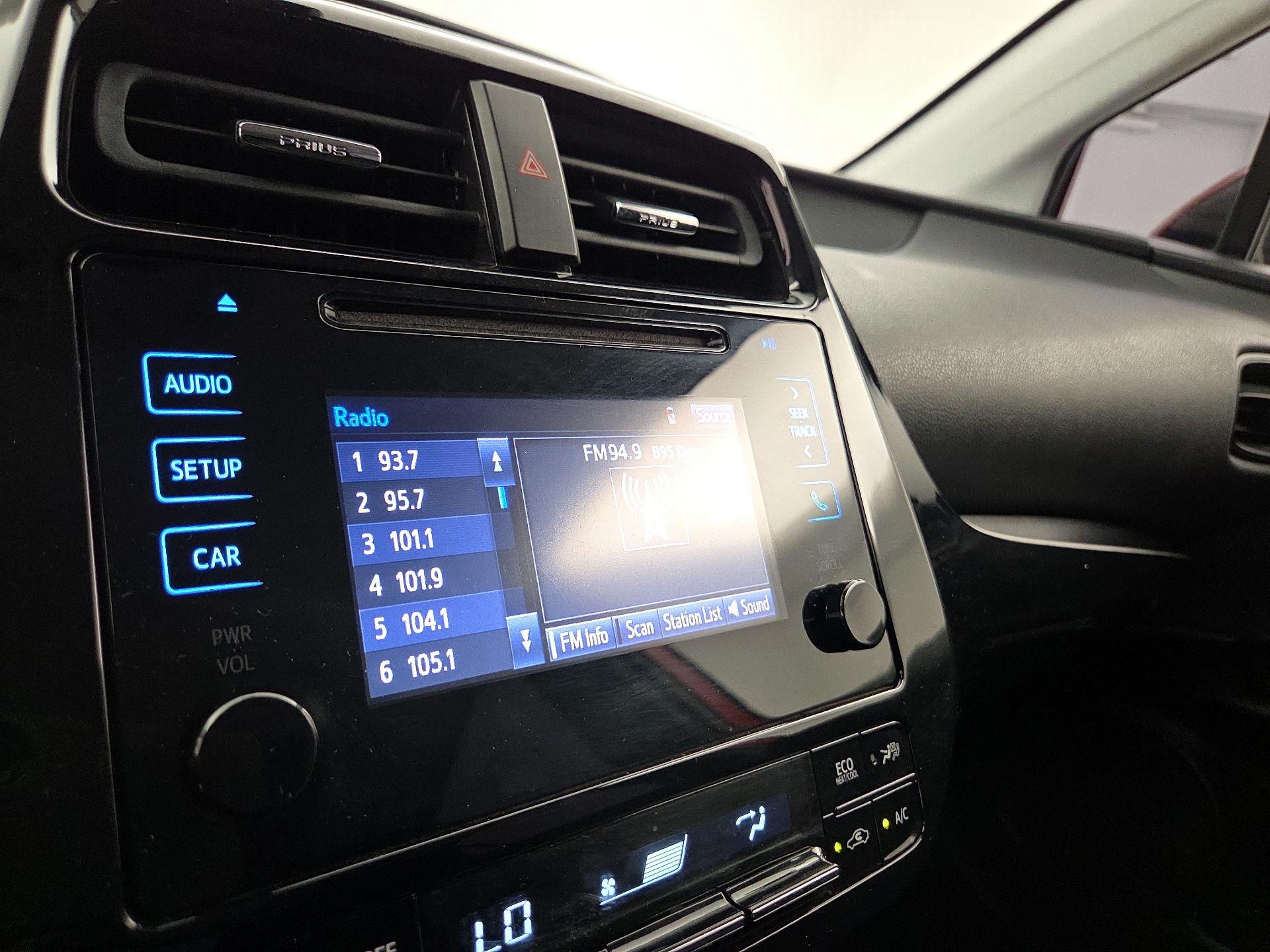 Thumbnail: 2019 Toyota Prius - 15