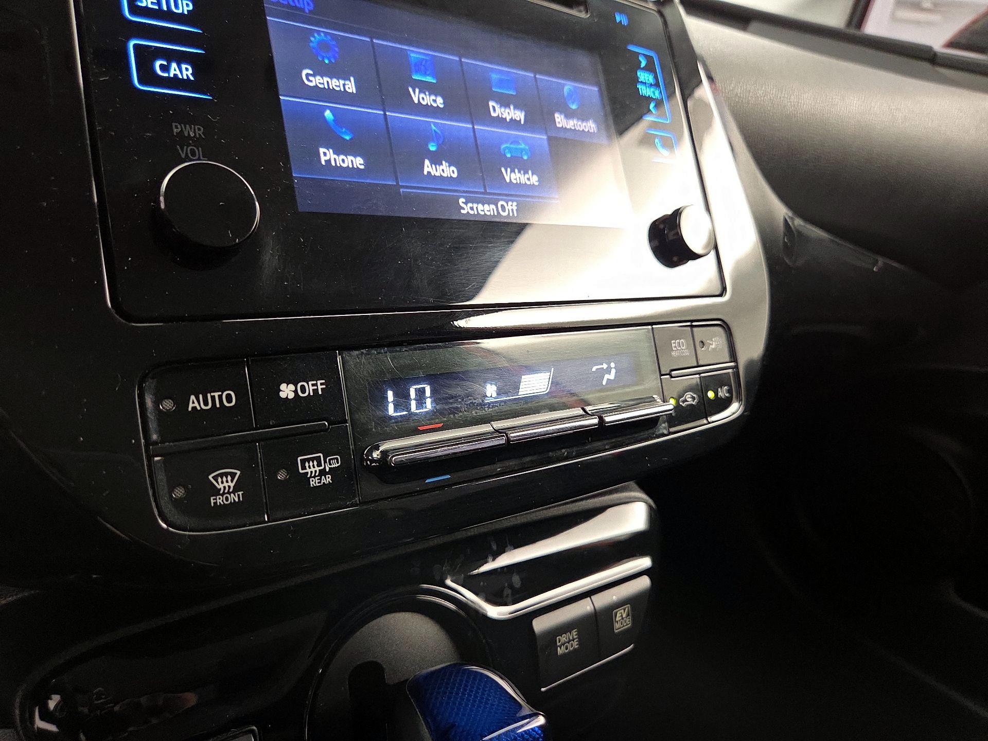 Thumbnail: 2019 Toyota Prius - 16