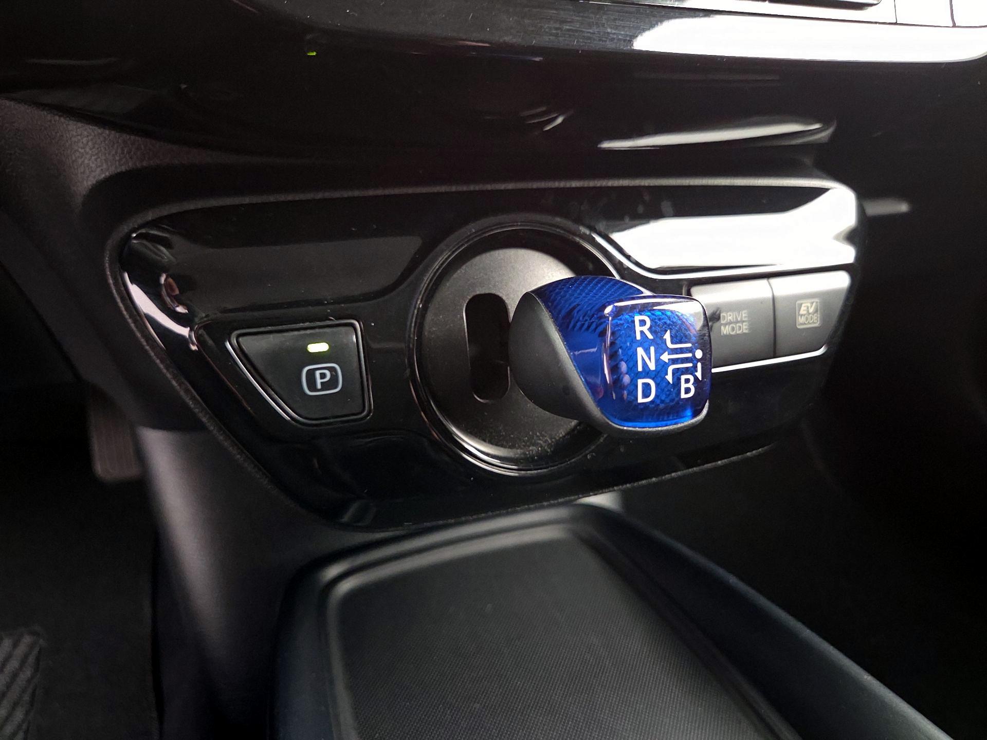 Thumbnail: 2019 Toyota Prius - 17