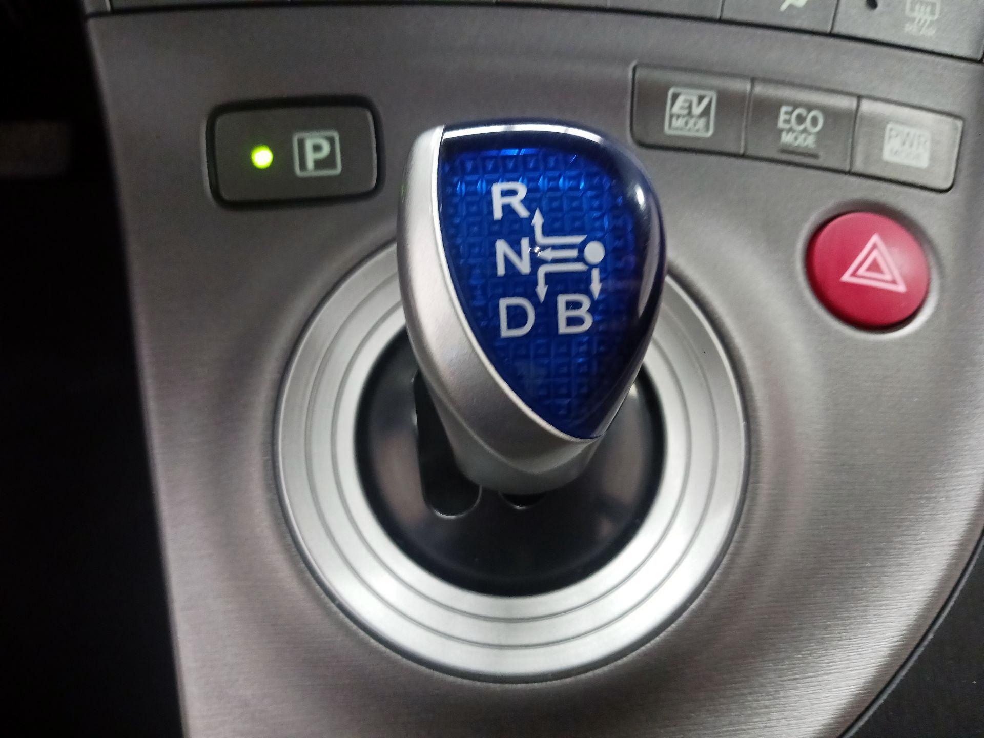Thumbnail: 2015 Toyota Prius - 15
