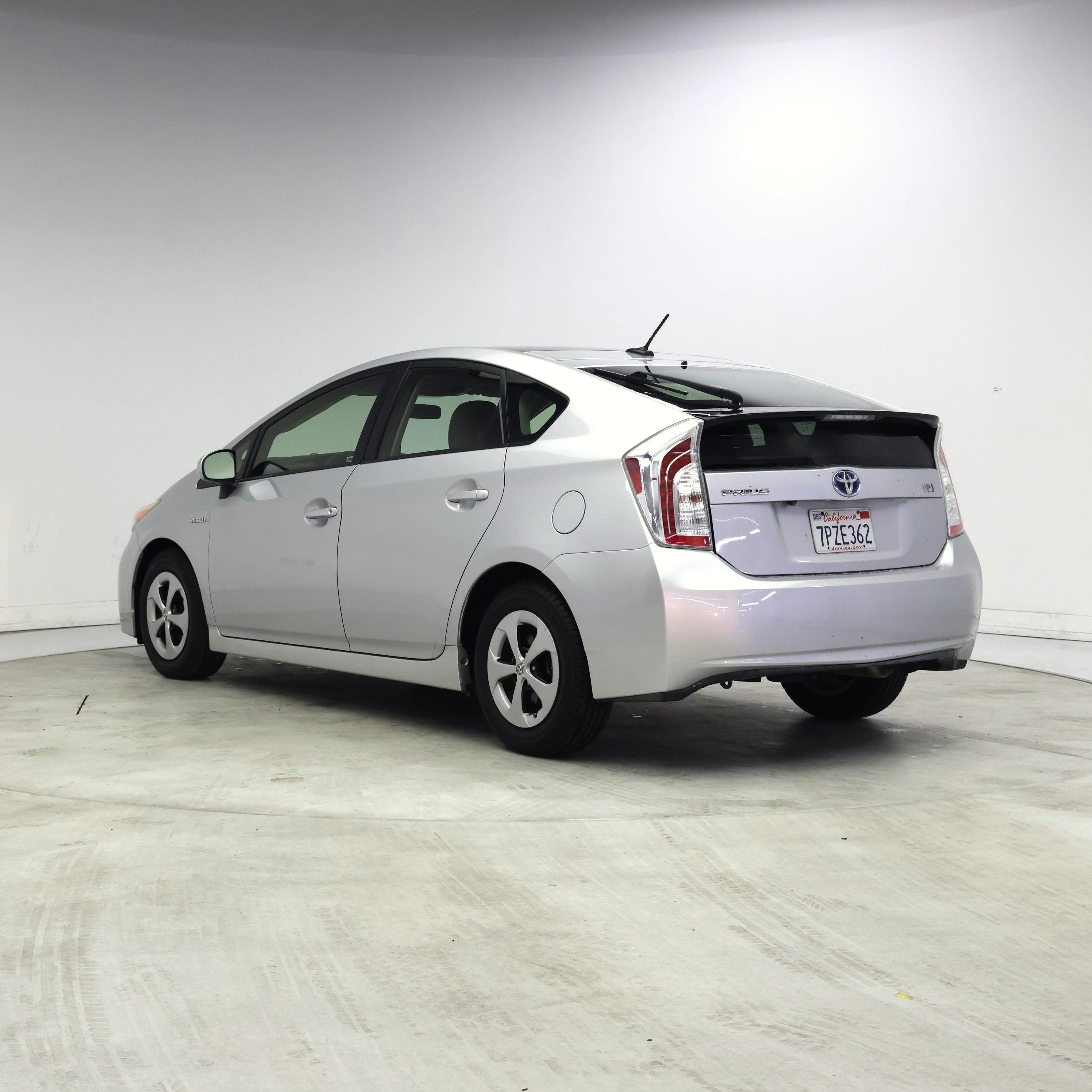 Thumbnail: 2015 Toyota Prius - 2