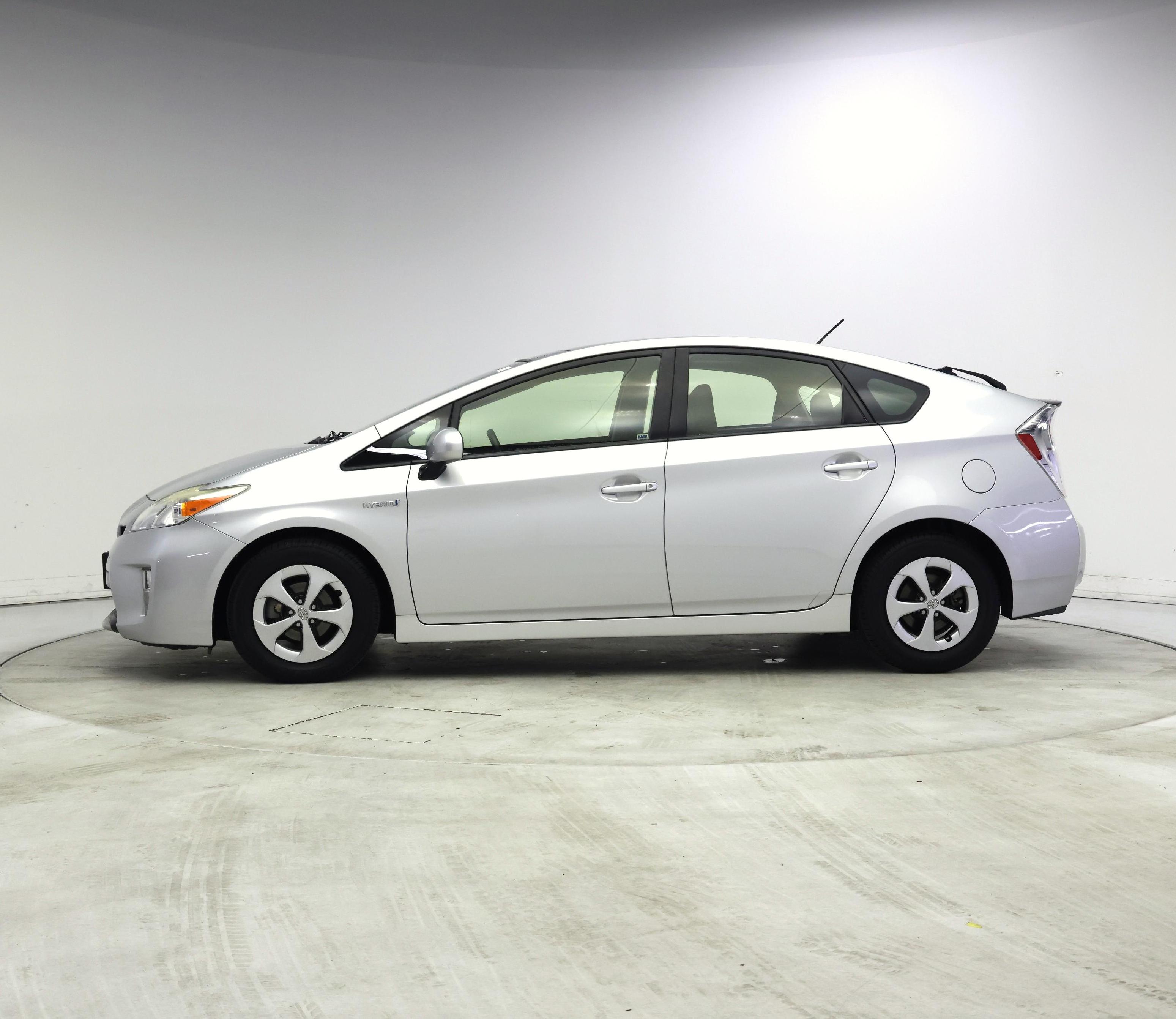 Thumbnail: 2015 Toyota Prius - 3