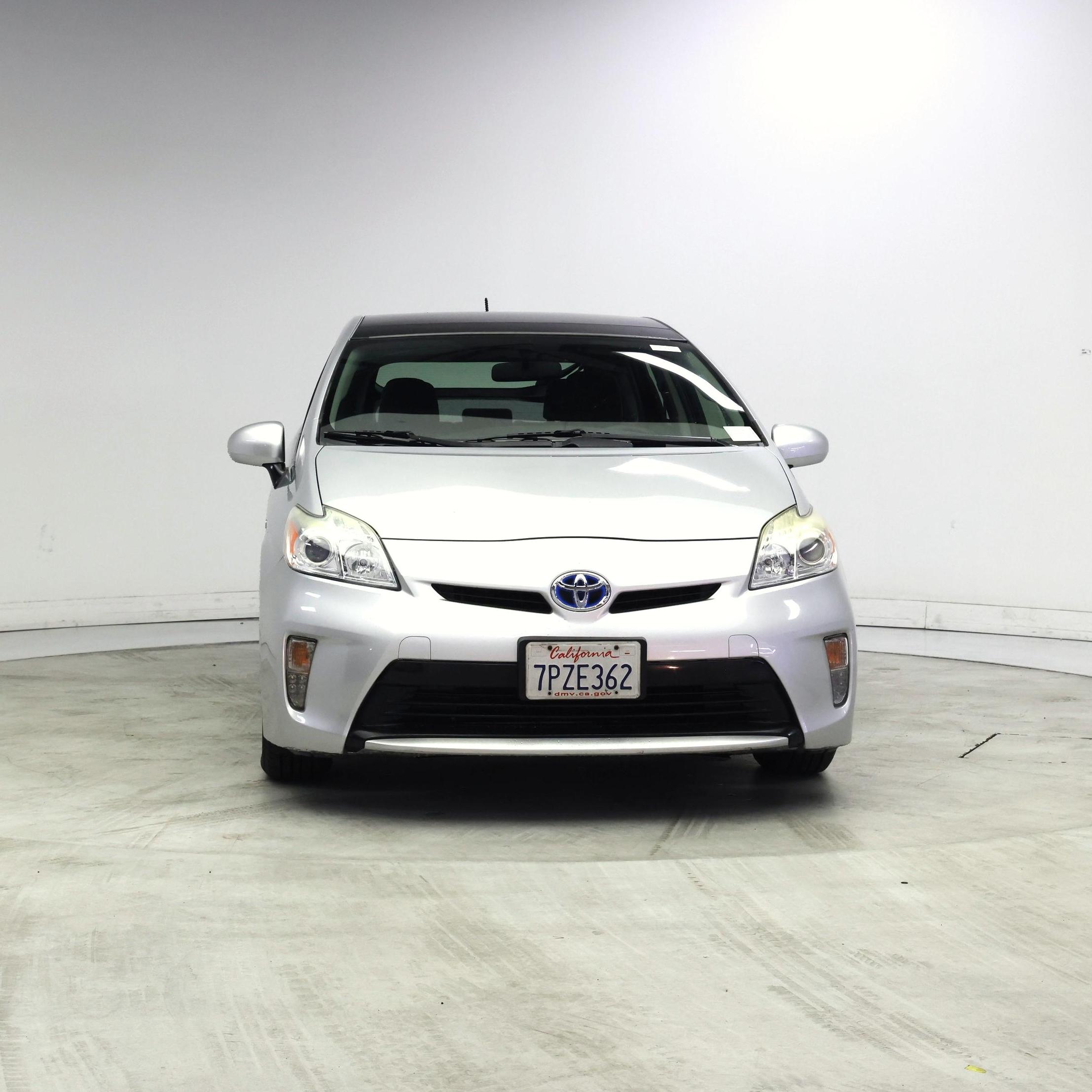 Thumbnail: 2015 Toyota Prius - 5