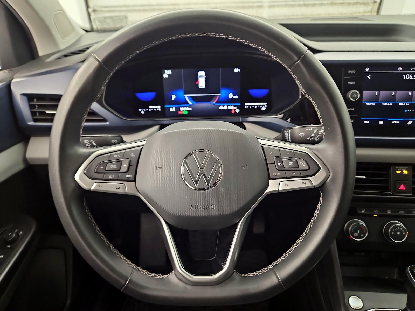 2022 Volkswagen Taos SE - Photo 11