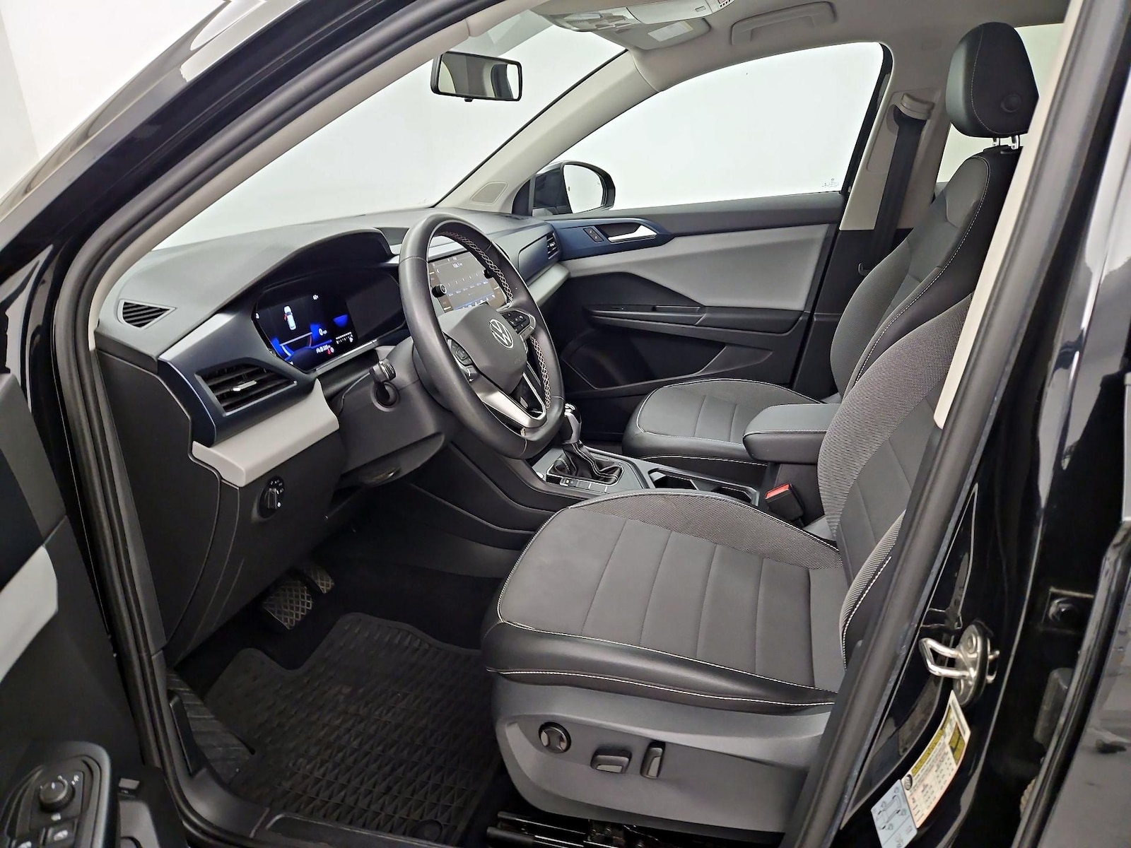 2022 Volkswagen Taos SE - Photo 12