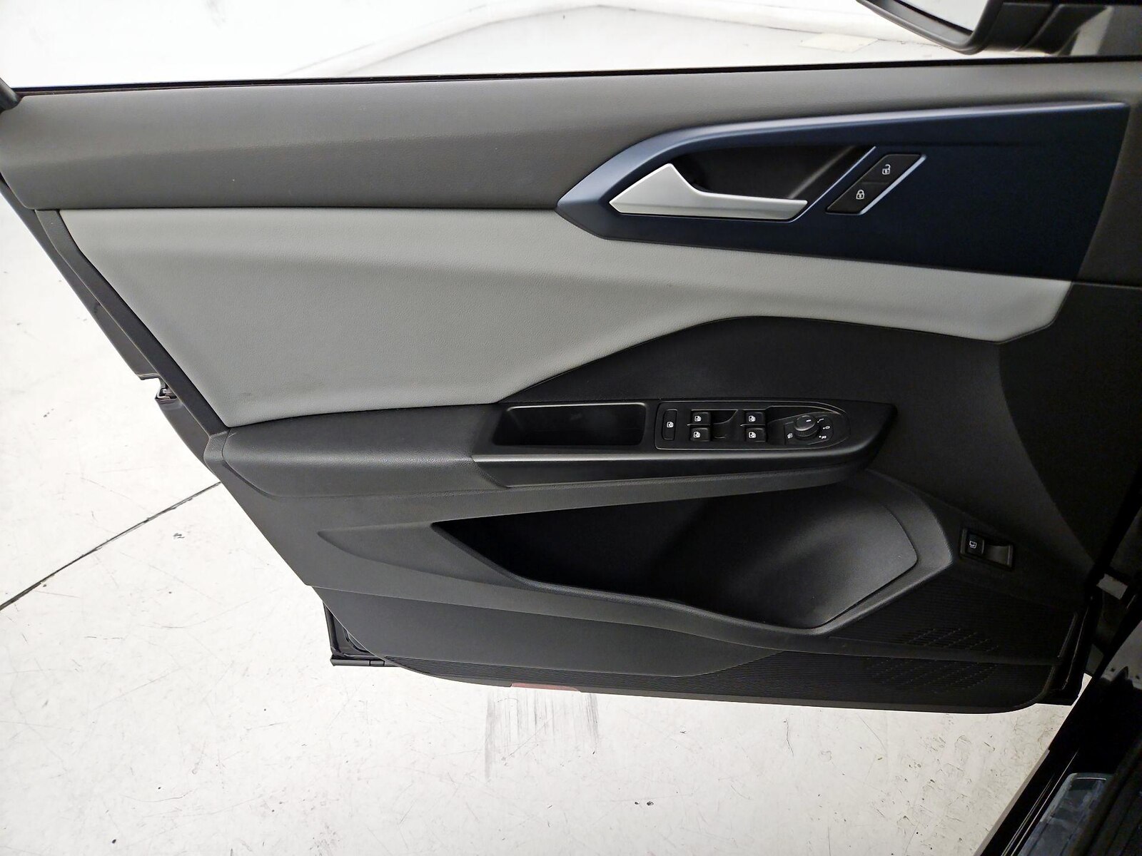 2022 Volkswagen Taos SE - Photo 13