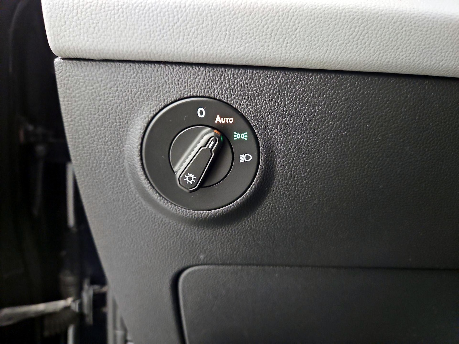 2022 Volkswagen Taos SE - Photo 14