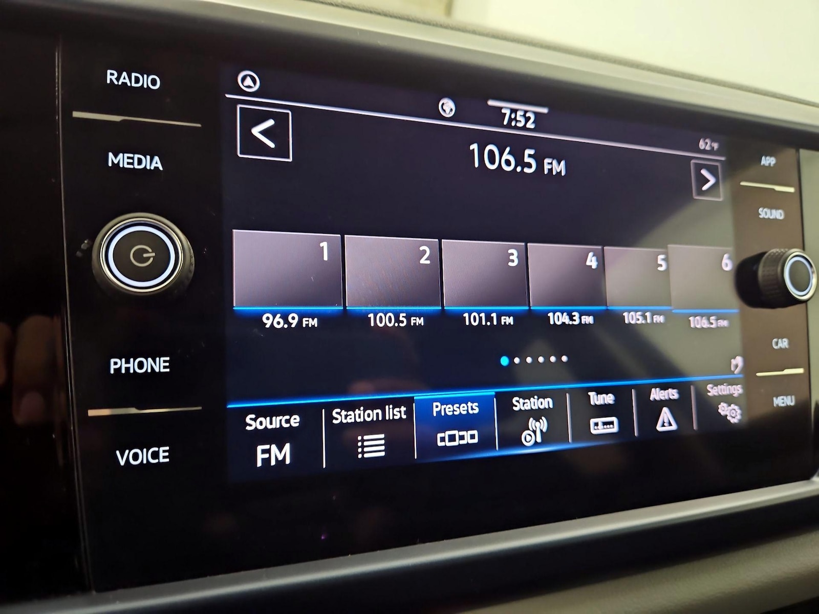 2022 Volkswagen Taos SE - Photo 16