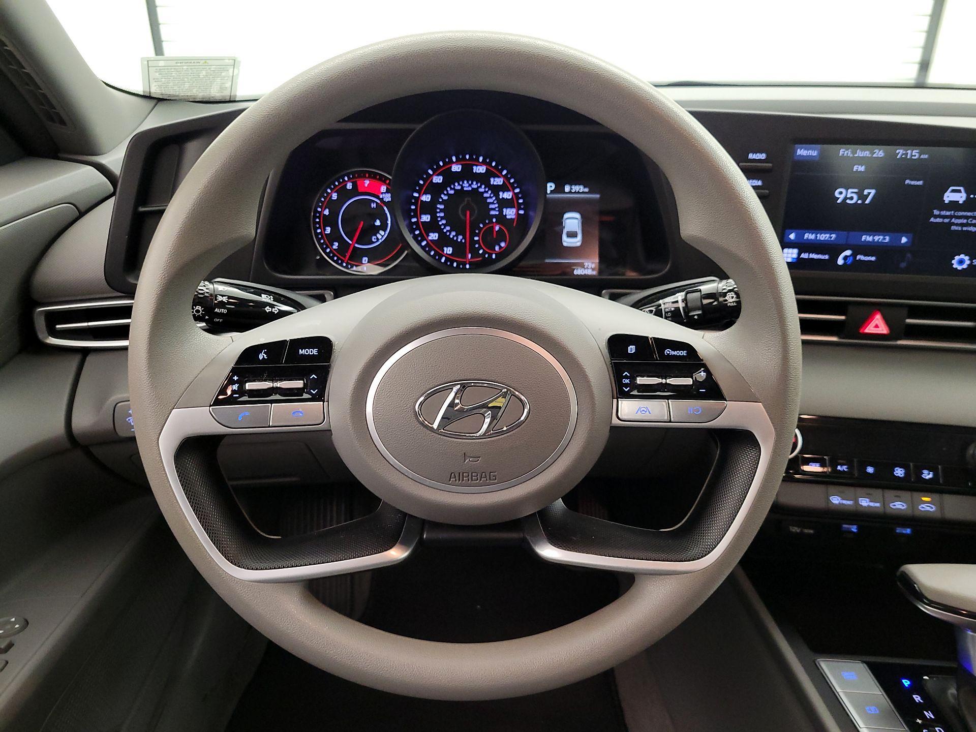 Thumbnail: 2022 Hyundai Elantra - 10