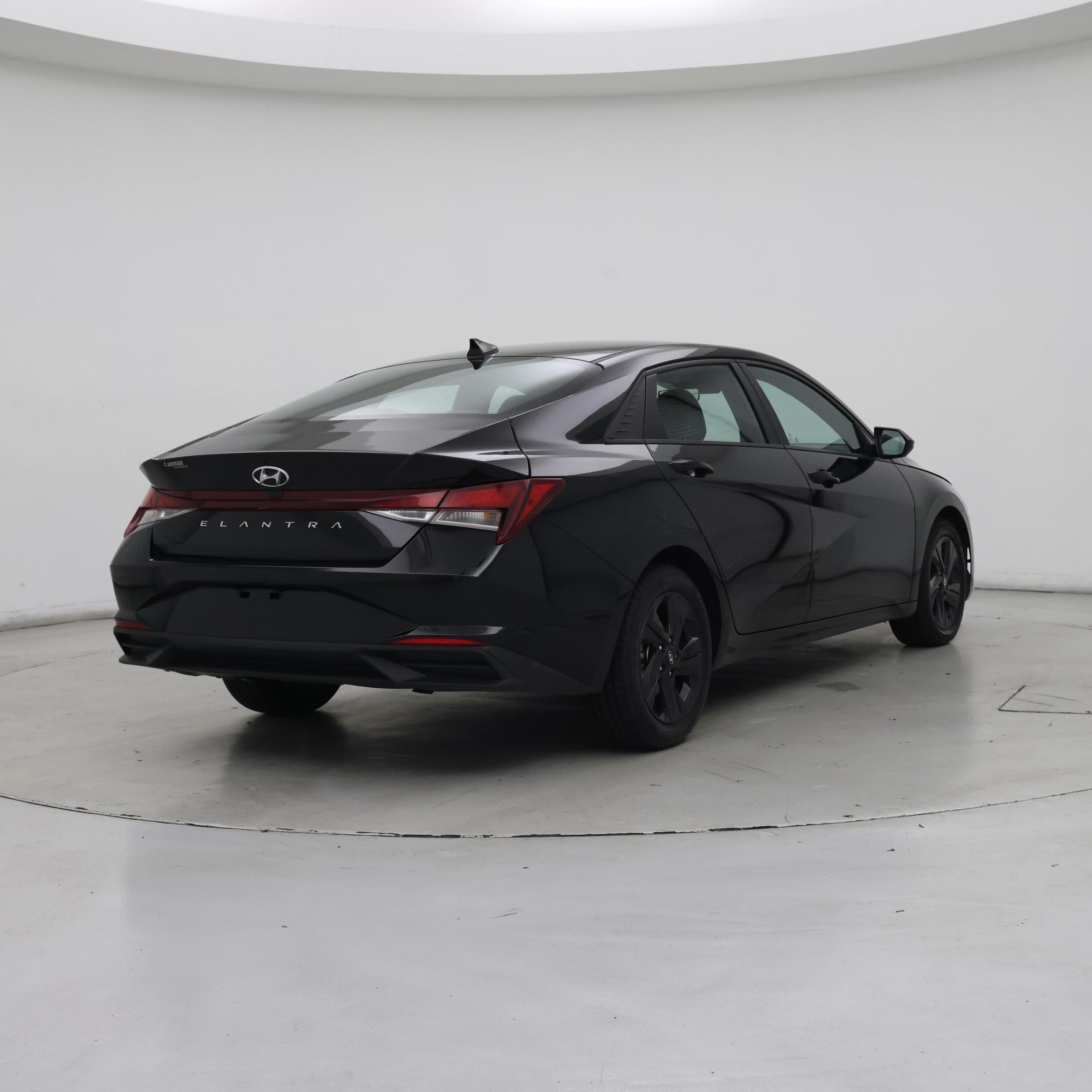 Thumbnail: 2022 Hyundai Elantra - 8