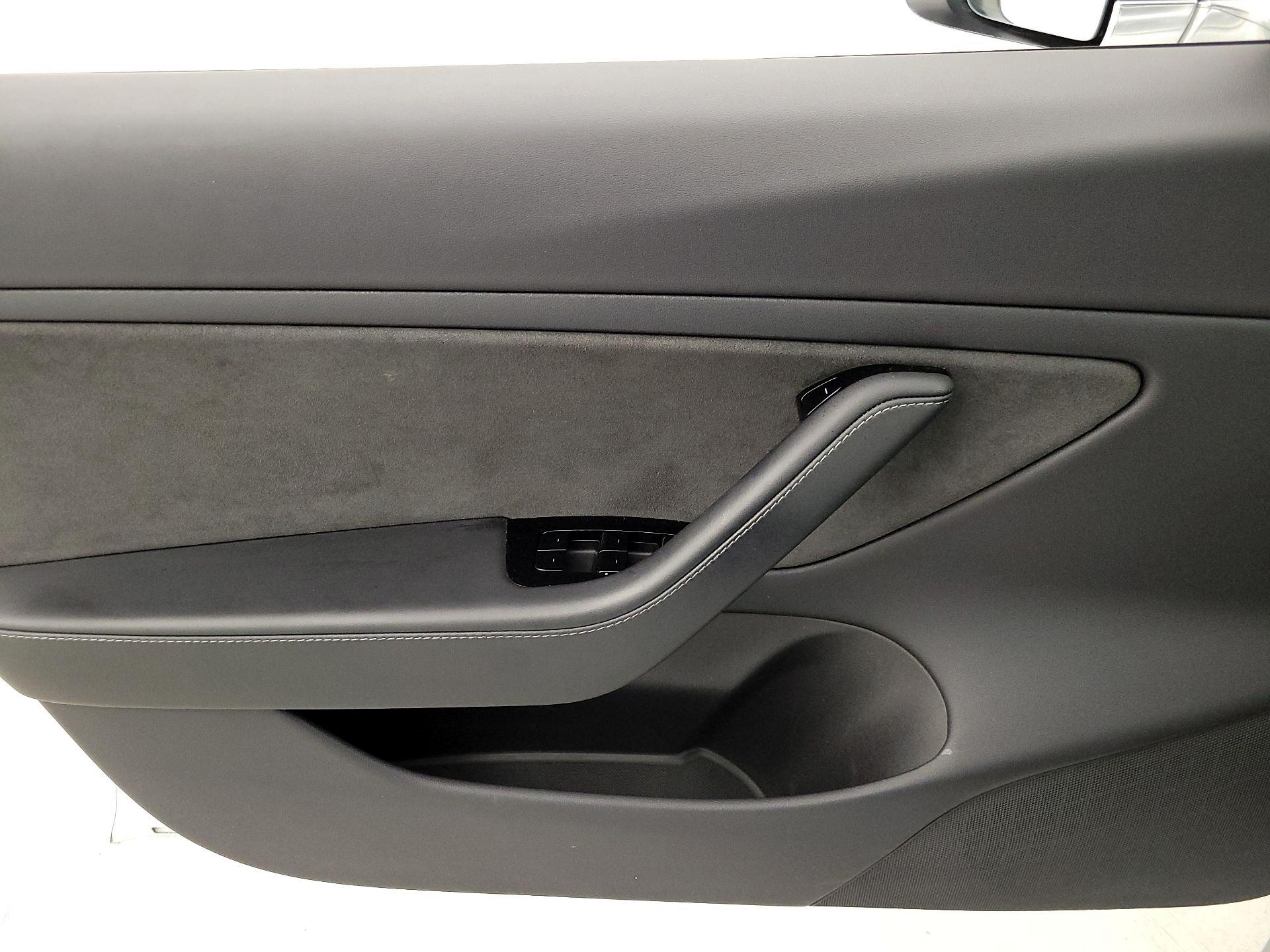 Thumbnail: 2019 Tesla Model 3 - 12