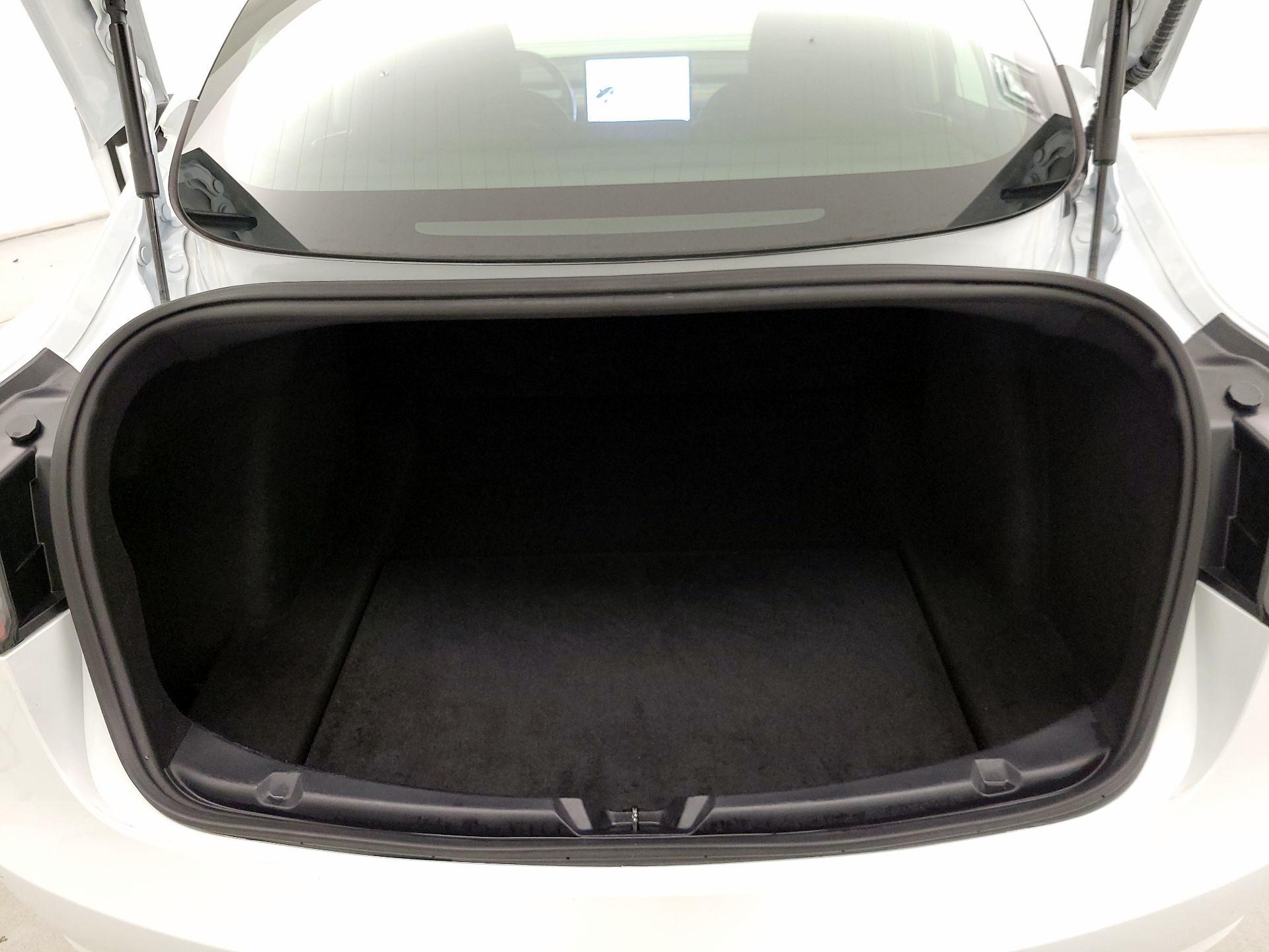 Thumbnail: 2019 Tesla Model 3 - 20