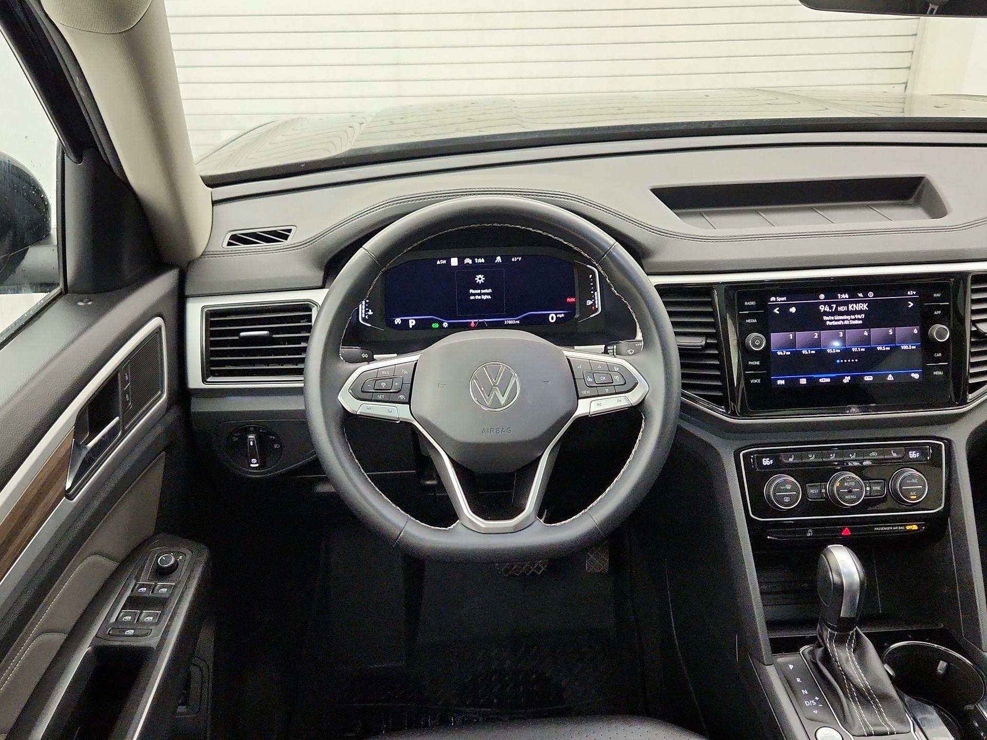 Thumbnail: 2023 Volkswagen Atlas - 10
